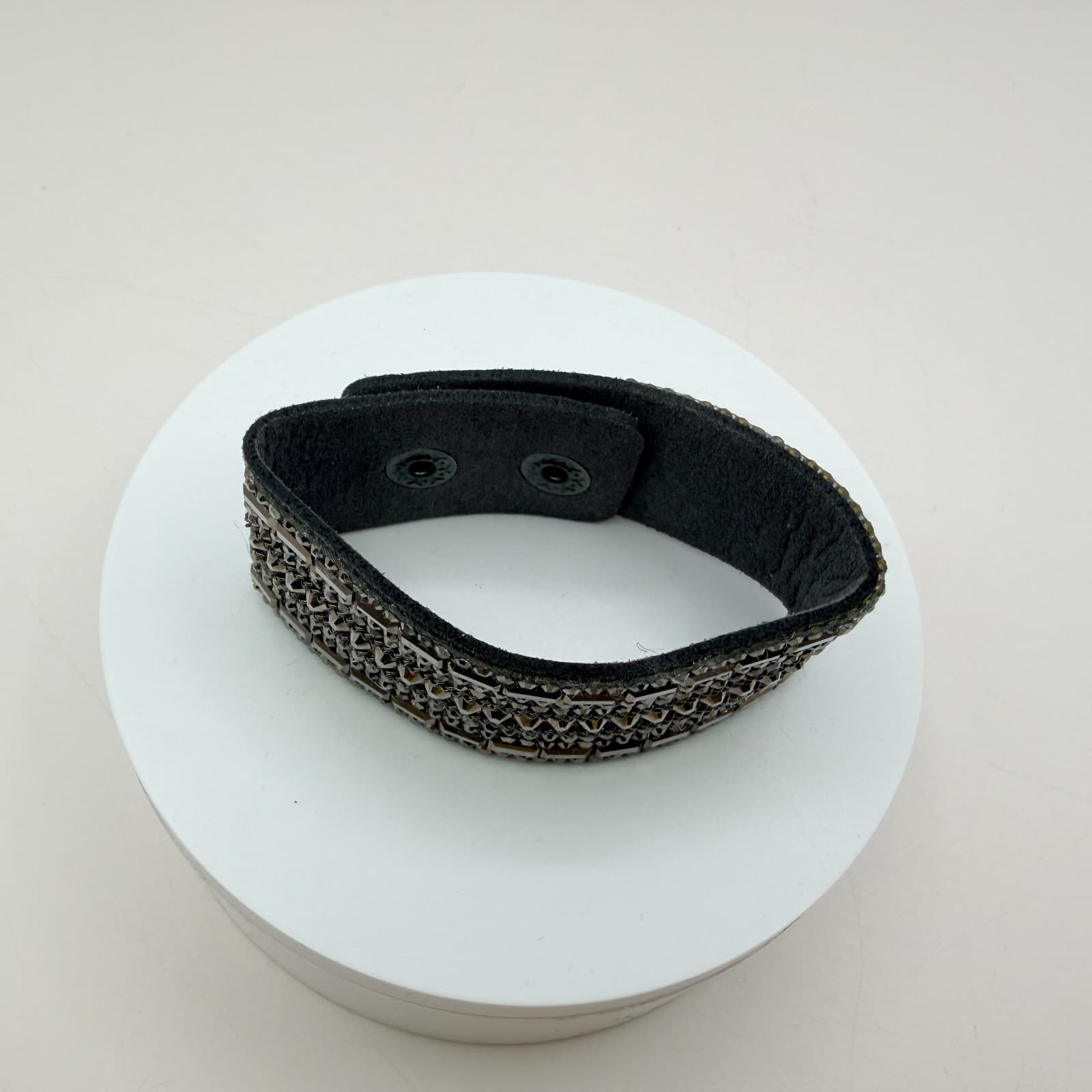 Vintage 90s Gray Suede Cuff Bracelet Hematite Tone Glass Glam Punk Jewelry - Thumbnail 7