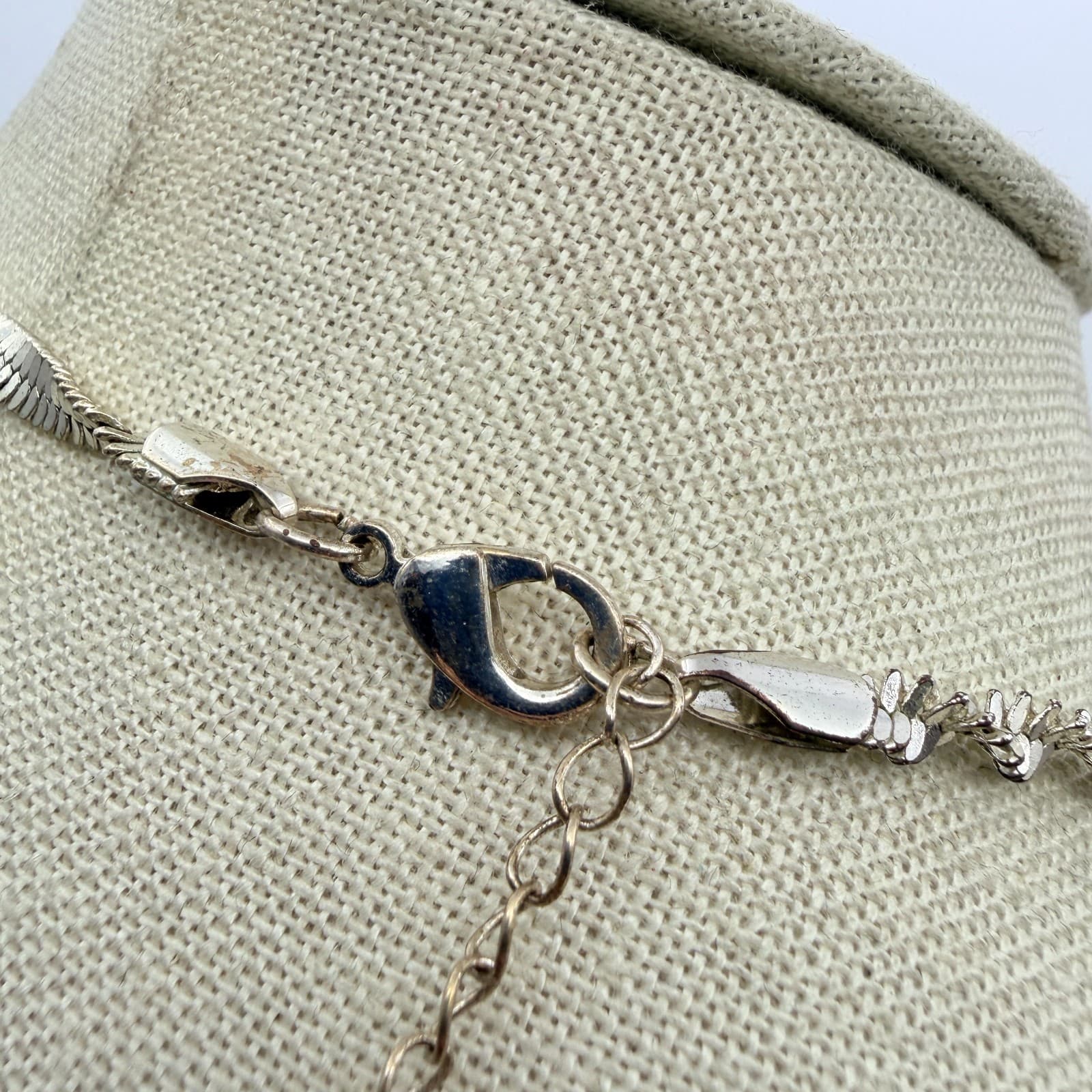 Vintage 90s Silver Tone Twisted Herringbone Chain Women's Fashion Jewelry - Thumbnail 7