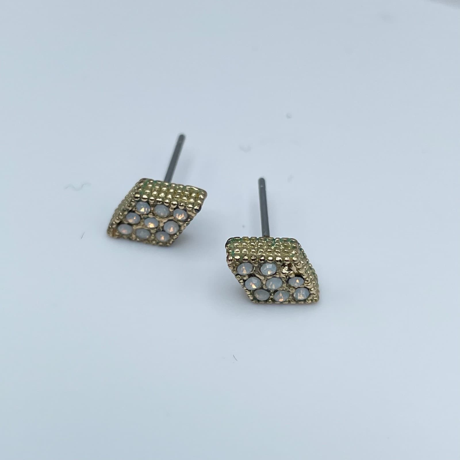Vintage 90s Gold Tone White Glass Pave Diamond Shape Stud Earrings Fashion - Thumbnail 6