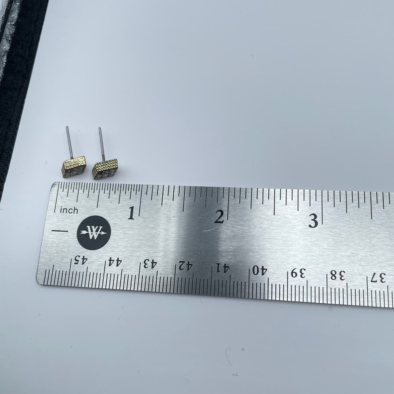 Vintage 90s Gold Tone White Glass Pave Diamond Shape Stud Earrings Fashion - Thumbnail 11