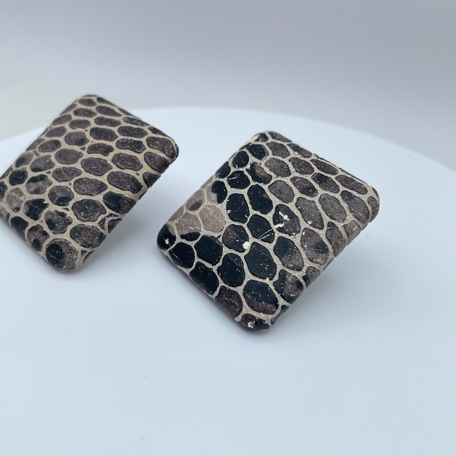 Vintage 80s Silver Tone Stud Earrings Square Snake Pattern Women's Jewelry - Thumbnail 6