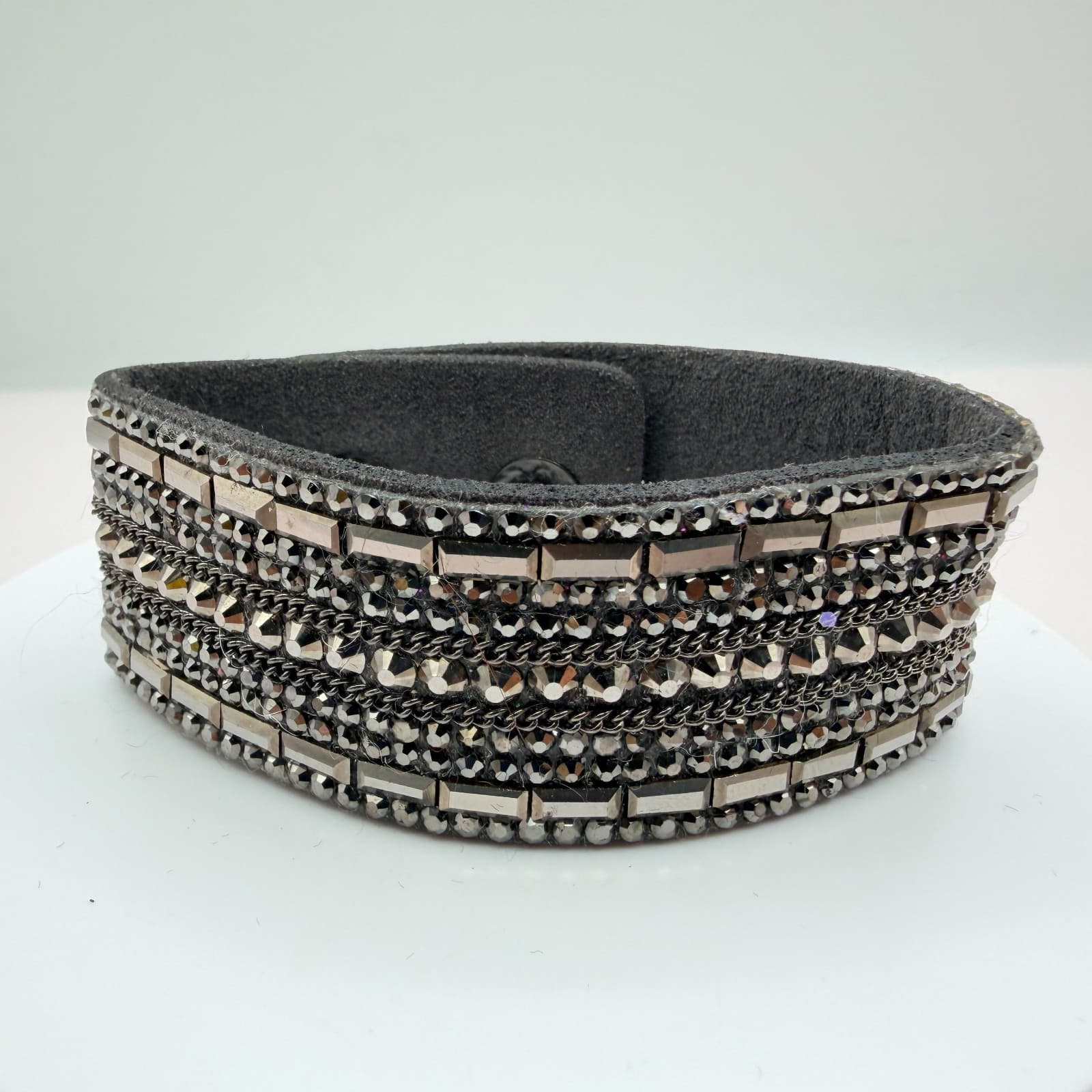 Vintage 90s Gray Suede Cuff Bracelet Hematite Tone Glass Glam Punk Jewelry - Thumbnail 6