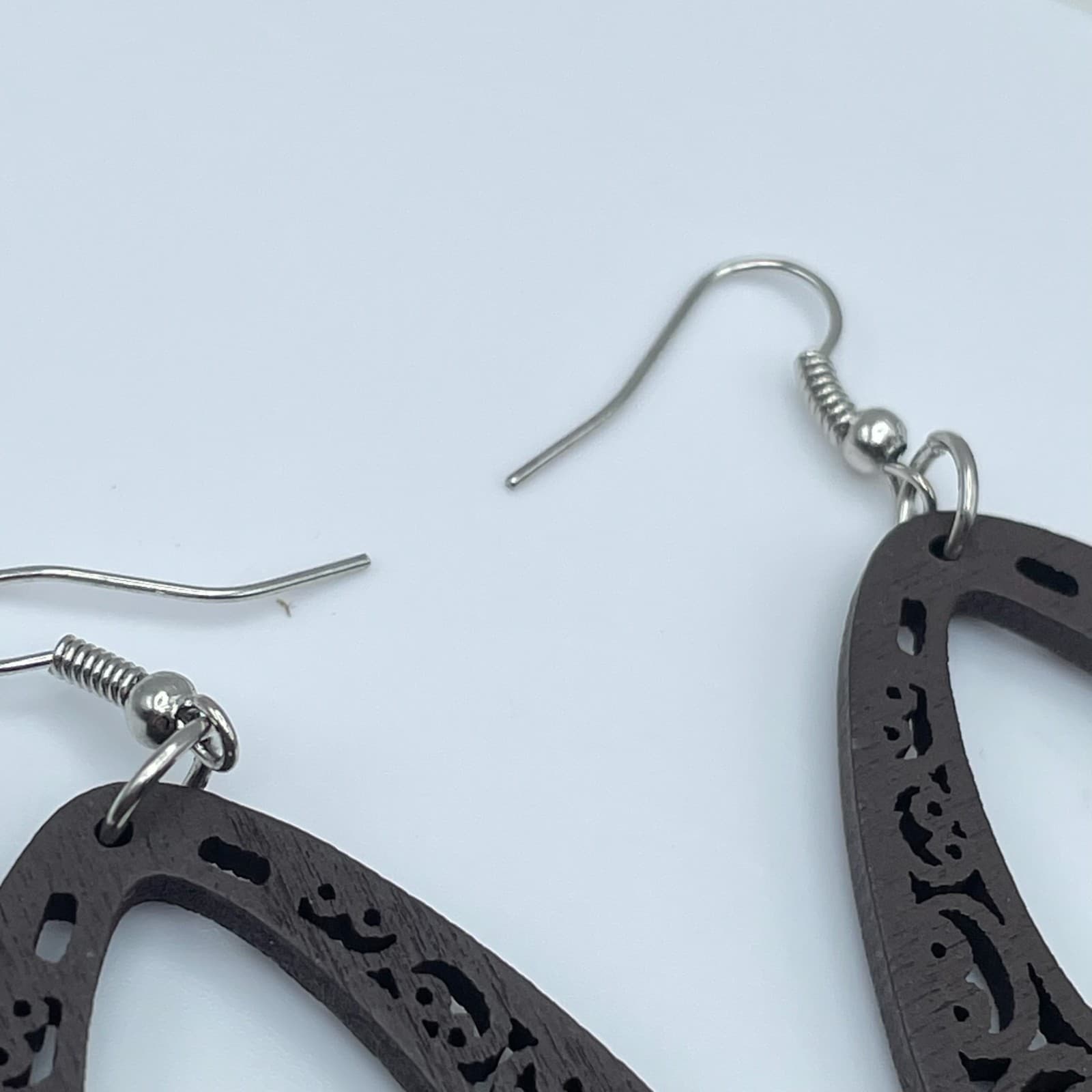 Vintage 90s Brown Wood Filigree Teardrop Dangle Earrings Boho Hippie Fashion - Thumbnail 10