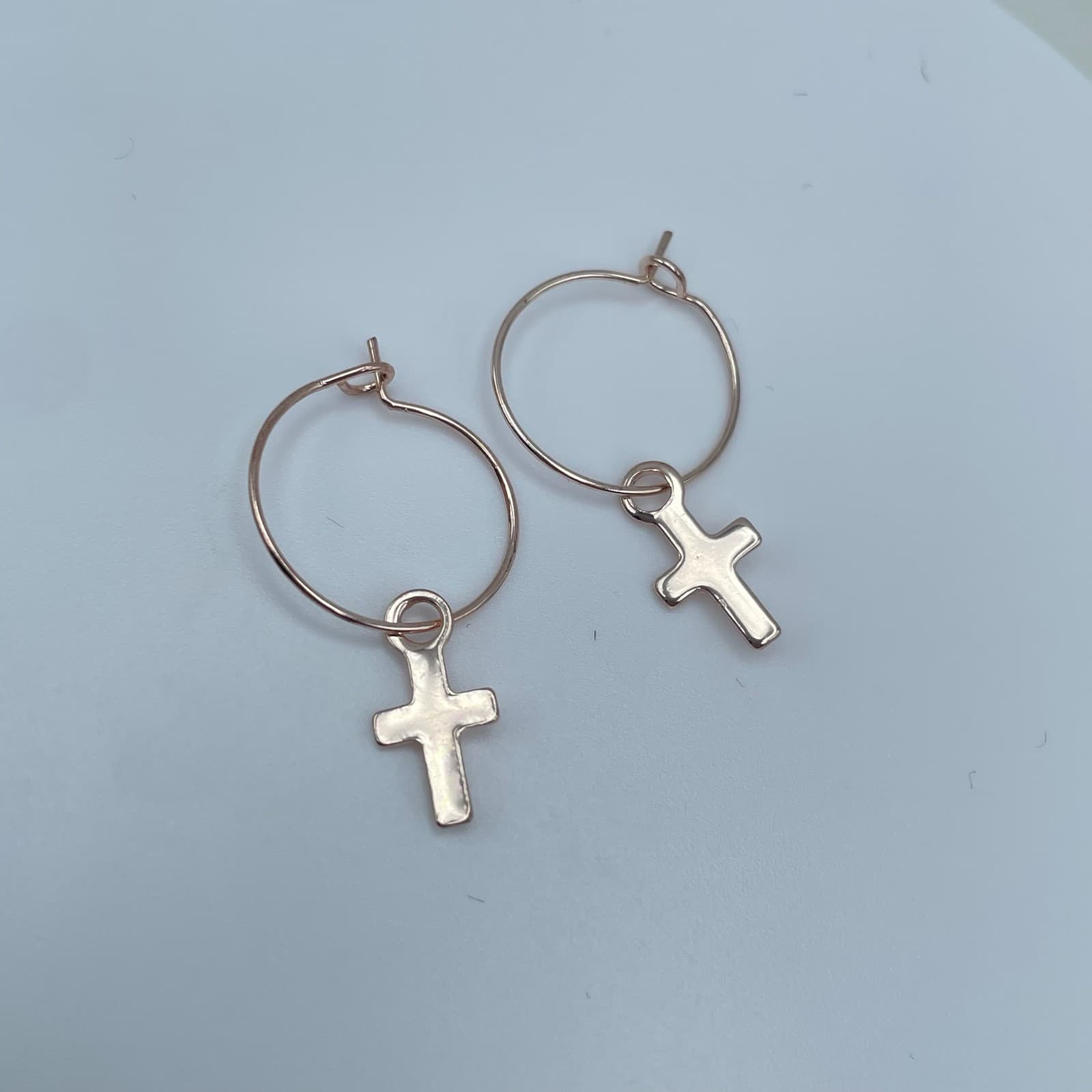 Vintage 90s Rose Gold Tone Cross Charm Hoop Earrings Minimalist Religious Boho - Thumbnail 7