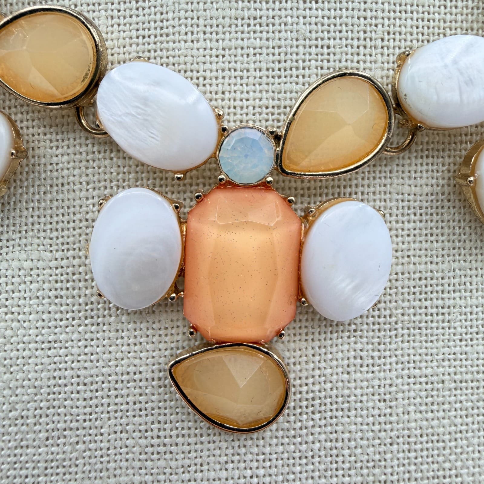 Vintage 90s Bib Necklace Peach White Glass Statement Women's Classic Jewelry - Thumbnail 9