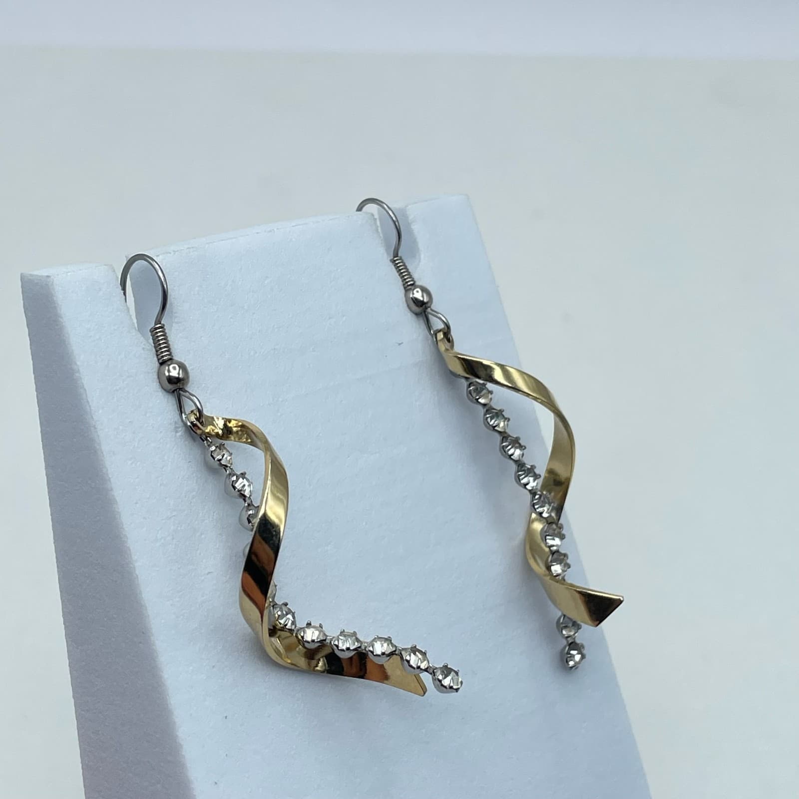 Vintage Y2K Gold Tone Clear Rhinestone Spiral Hook Dangle Earrings Jewelry - Thumbnail 7