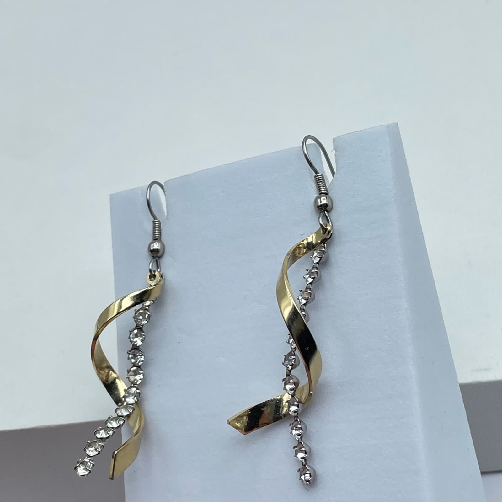 Vintage Y2K Gold Tone Clear Rhinestone Spiral Hook Dangle Earrings Jewelry - Thumbnail 6