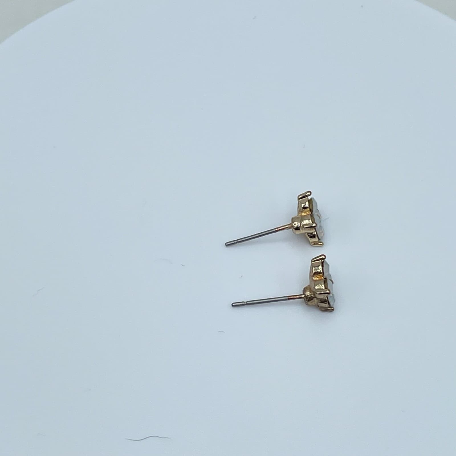 Vintage 80s Gold Tone Floral Stud White Opaline Earrings Women's Classic Jewelry - Thumbnail 4