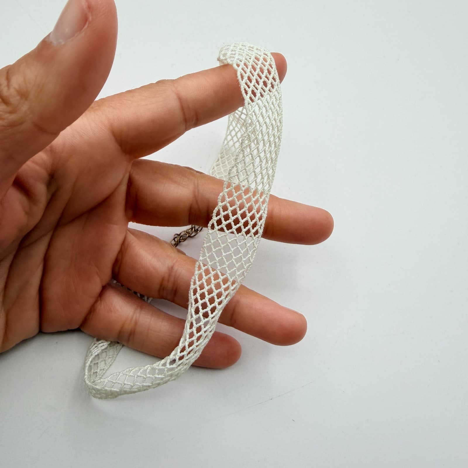 Vintage 90s White Mesh Lace Choker Necklace Boho Fishnet Classic Fashion Jewelry - Thumbnail 6