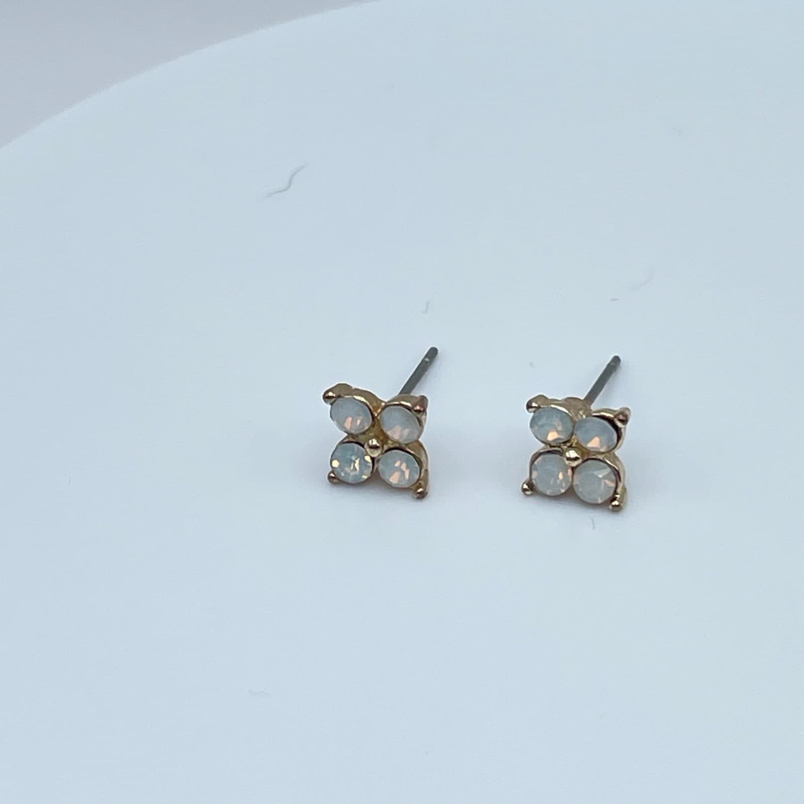 Vintage 80s Gold Tone Floral Stud White Opaline Earrings Women's Classic Jewelry - Thumbnail 6