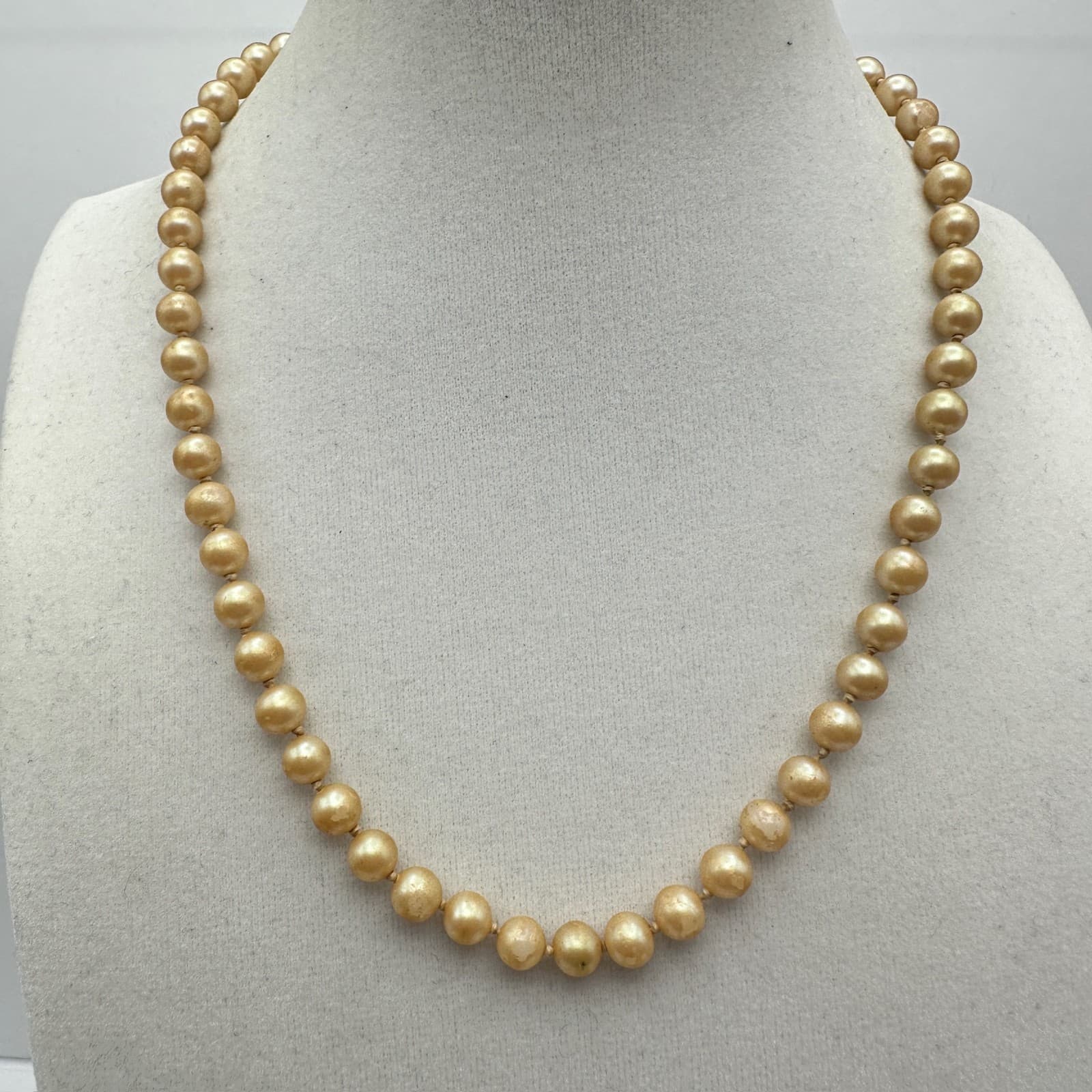 Vintage 50s 60s Knotted Faux Pearl Necklace Champagne Gold Tone Classic Jewelry - Image 1