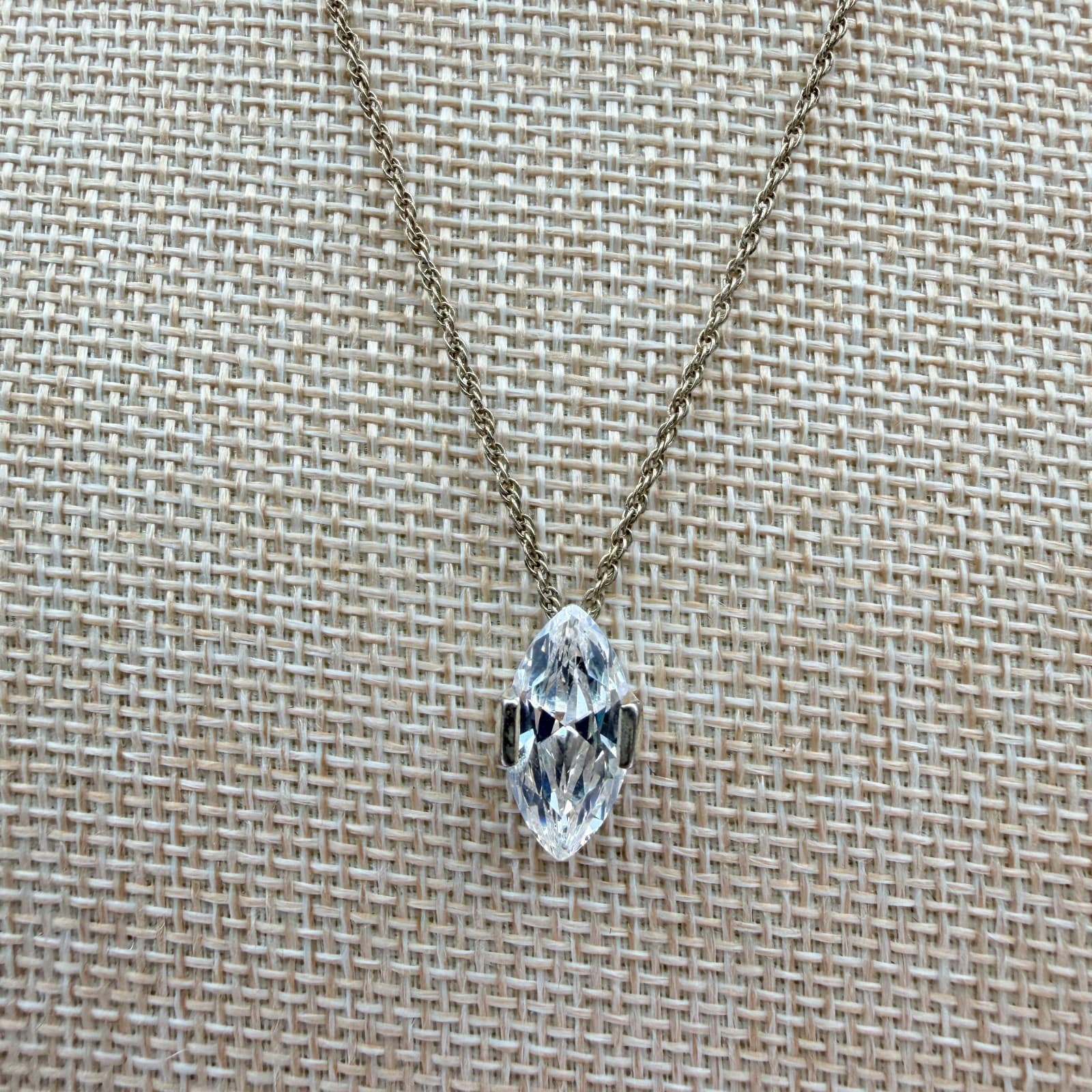 Vintage Y2K Avon Silver Tone Rope Chain Marquise Pendant Necklace Jewelry - Thumbnail 3