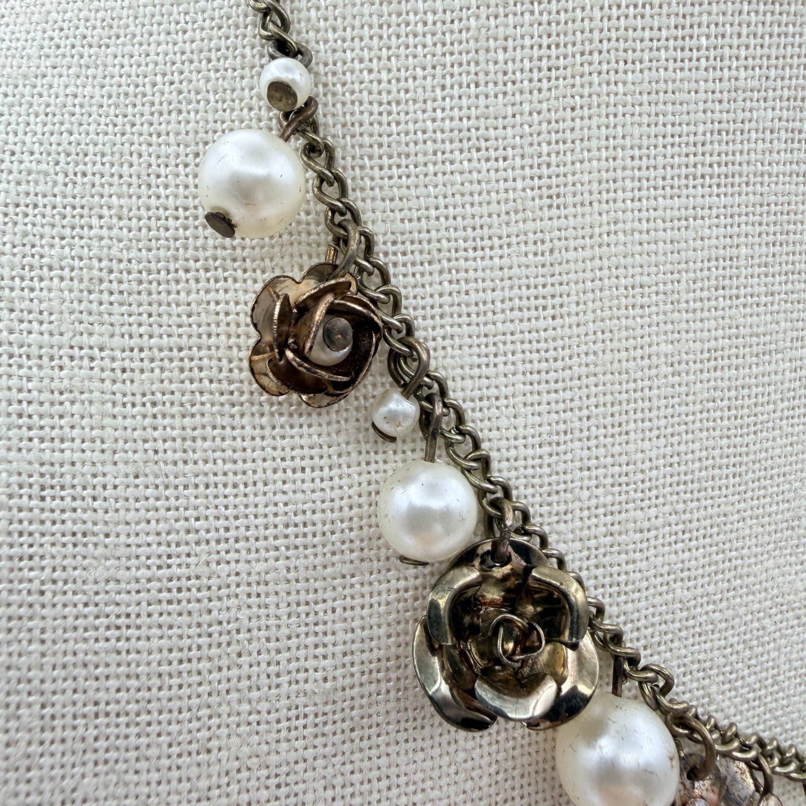 Vintage 90s Gold Tone Floral Faux Pearl Statement Necklace Women's Jewelry - Thumbnail 6
