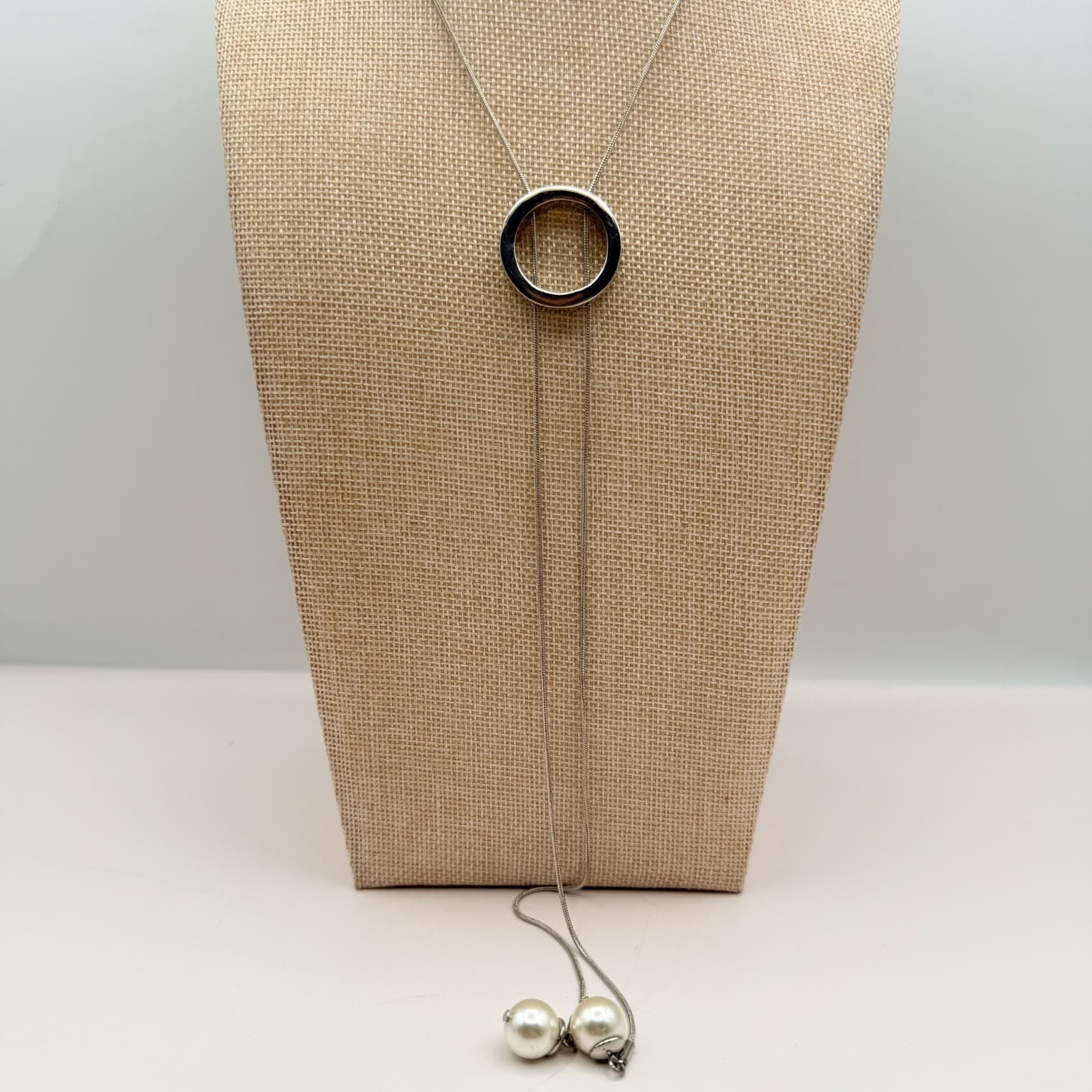 Vintage Y2K Alfani Silver Tone Faux Pearl Circle Lariat Necklace Women's Jewelry - Image 1