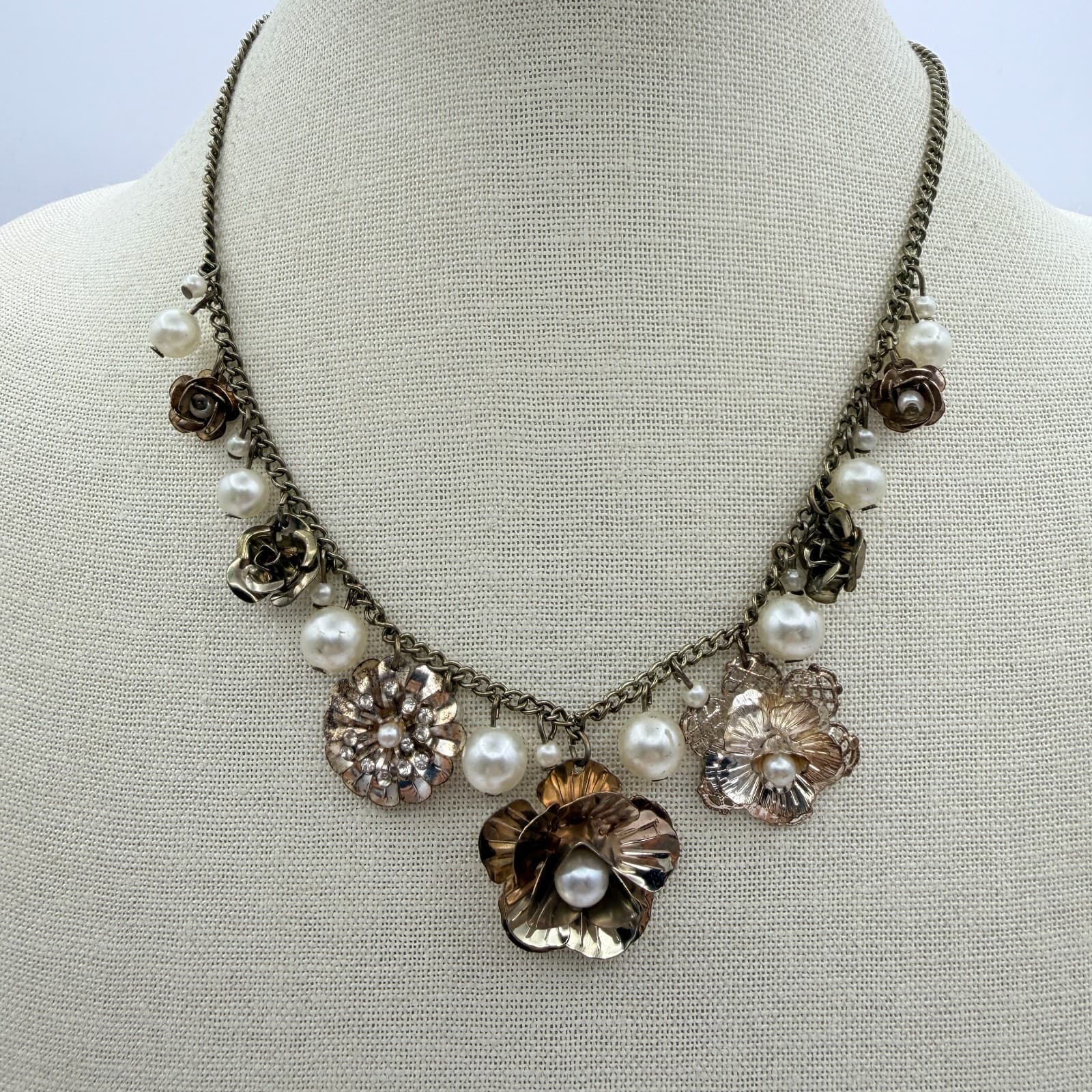 Vintage 90s Gold Tone Floral Faux Pearl Statement Necklace Women's Jewelry - Image 1