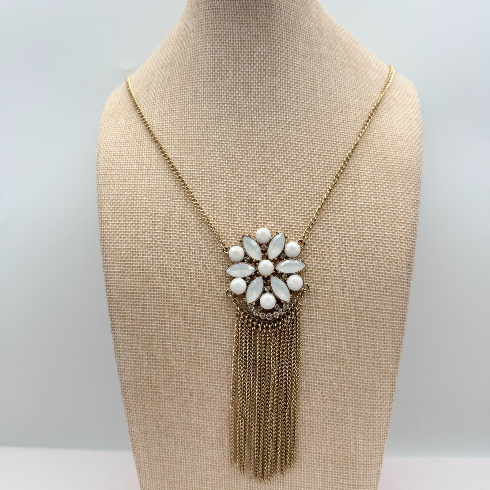 Vintage Y2K Gold Tone Floral Necklace Statement Boho Women's Classic Jewelry - Image 1