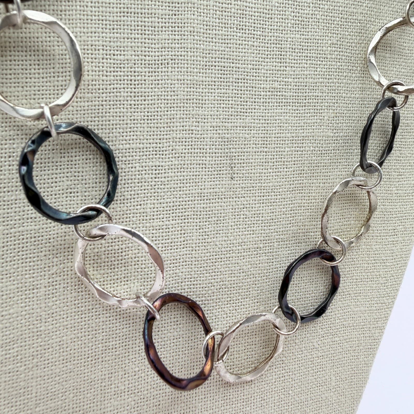 Vintage Y2K Silver Tone Hammered Open Circle Link Women's Classic Necklace - Thumbnail 4