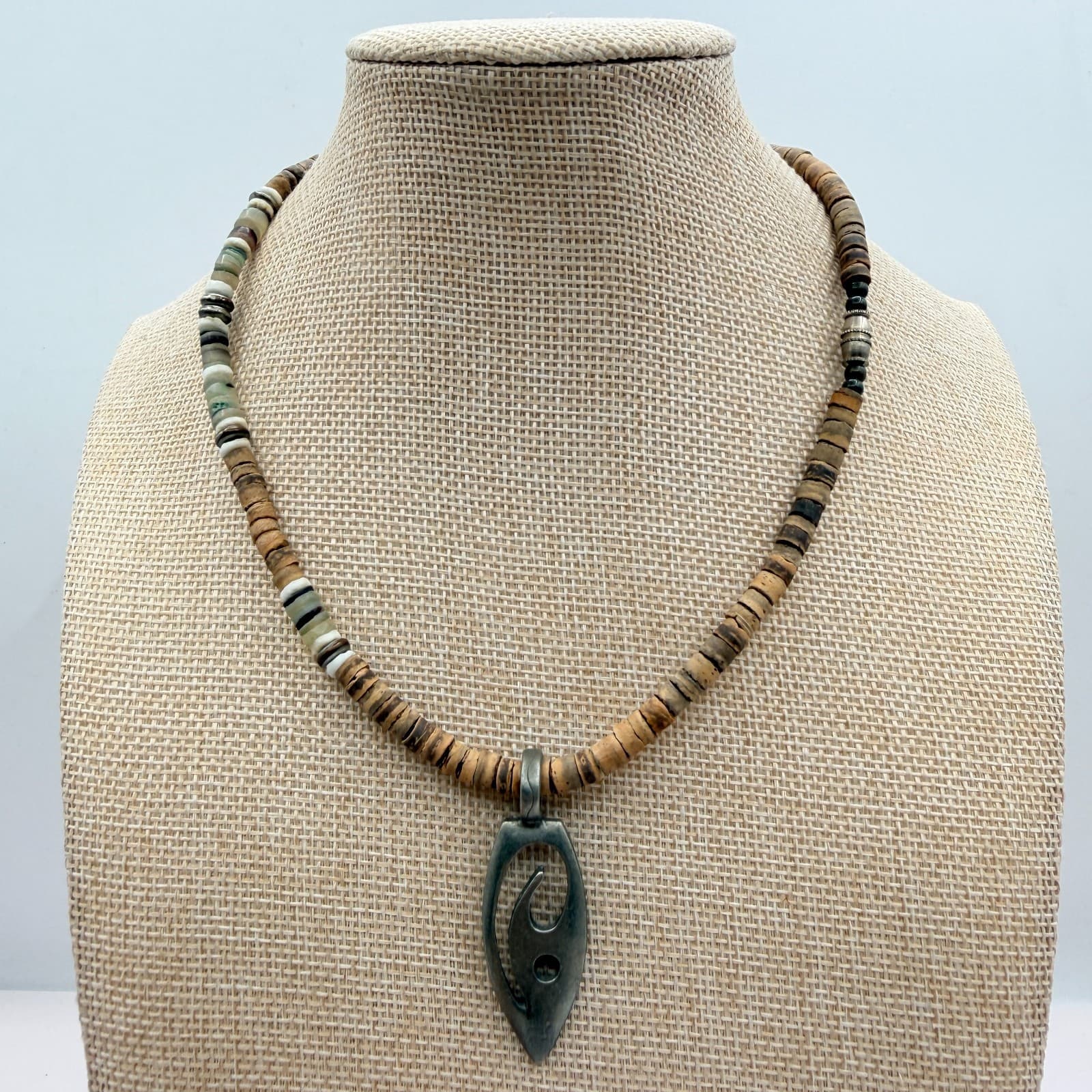 VTG Y2K Silver Tone Heishe Wooden Beaded Pewter Fish Pendant Necklace Jewelry - Thumbnail 3