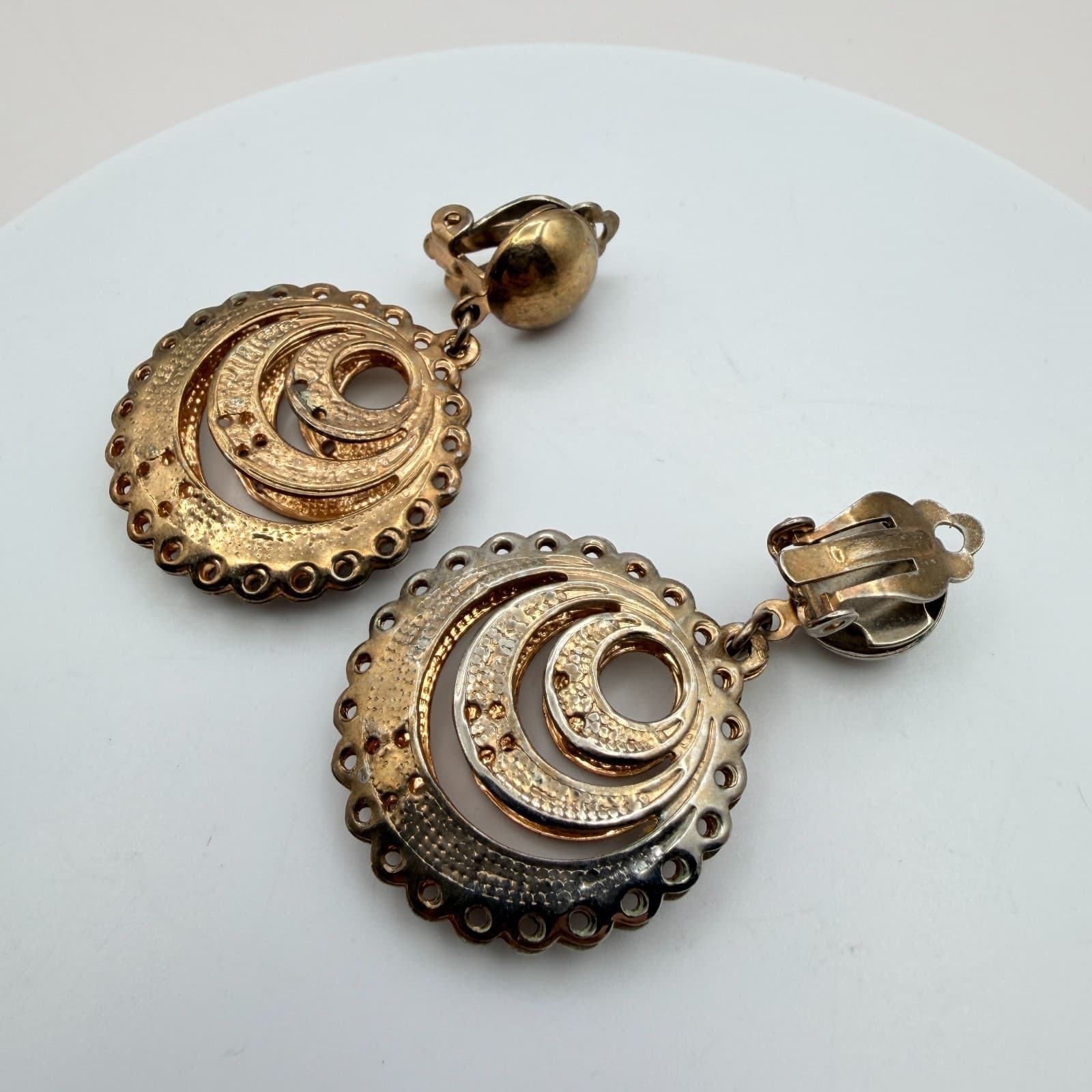 Vintage Y2K Gold Tone Red Glass Earrings Set Women's Classic Fashion Jewelry - Thumbnail 5