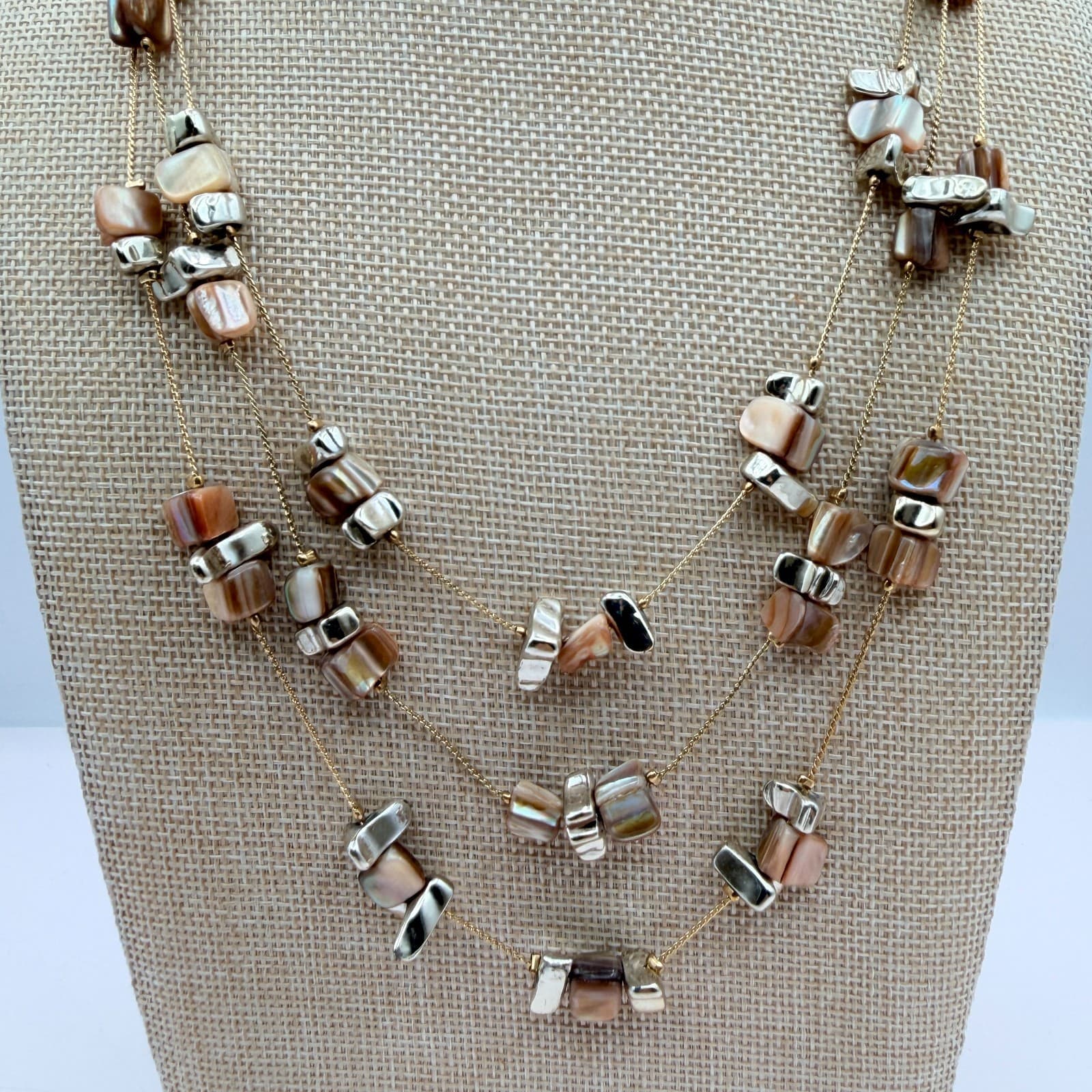 VTG Y2K Gold Tone Triple Strand Mother of Pearl Shell Beaded Necklace Jewelry - Thumbnail 7