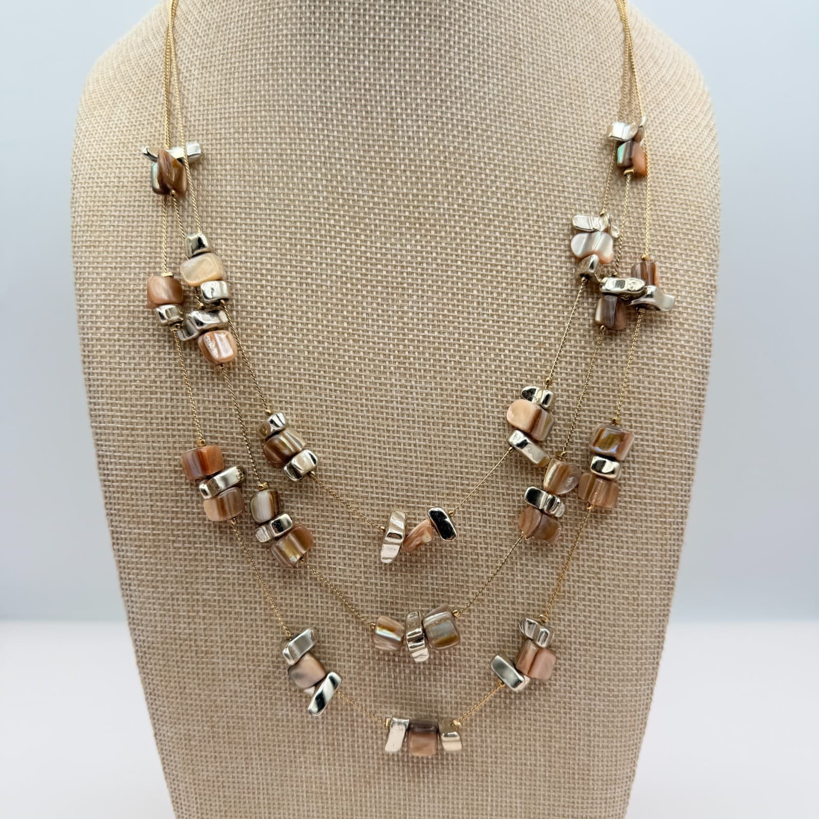 VTG Y2K Gold Tone Triple Strand Mother of Pearl Shell Beaded Necklace Jewelry - Thumbnail 4