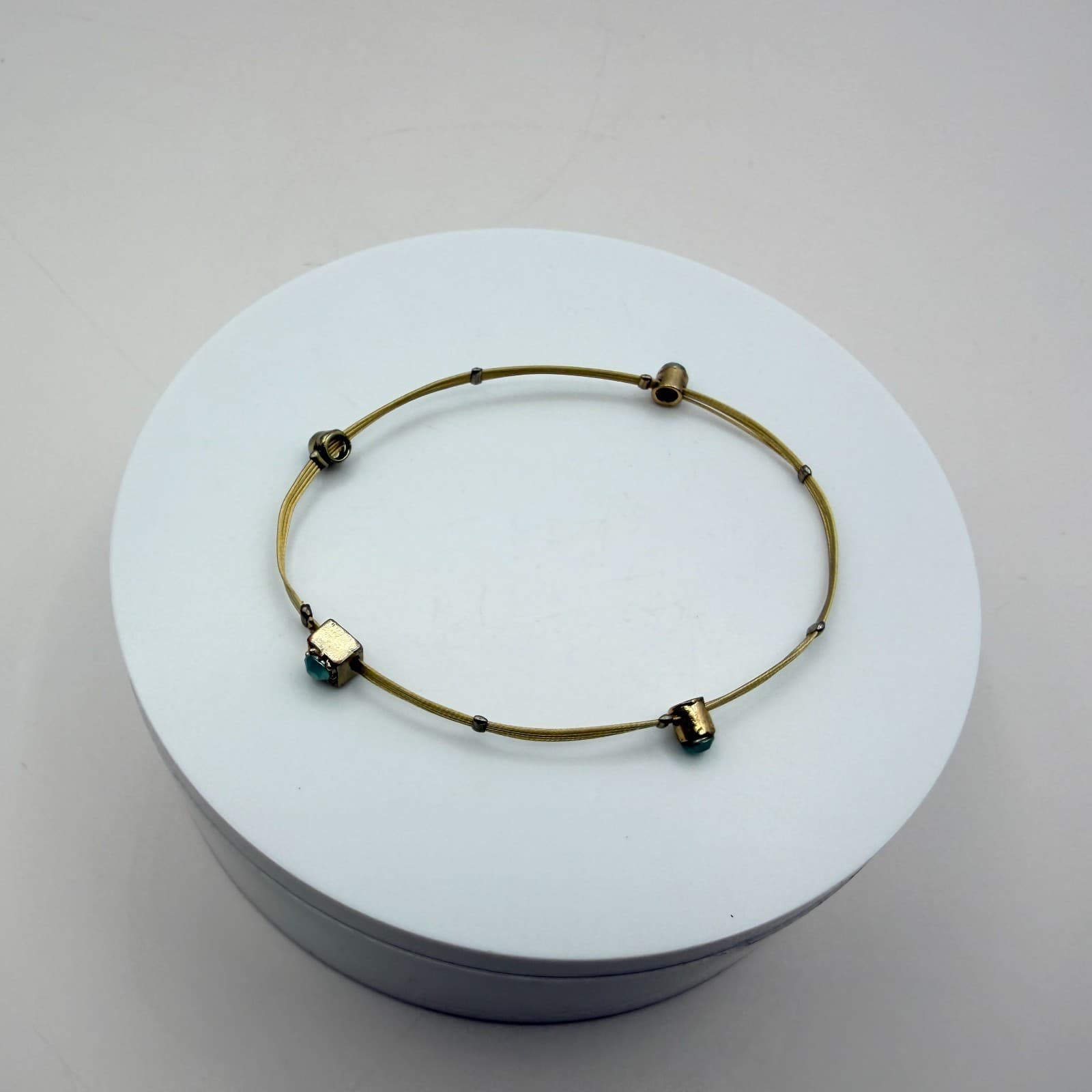 Vintage 90s Minimalist Gold Tone Bracelet Turquoise Bezel Set Stones Jewelry - Thumbnail 6