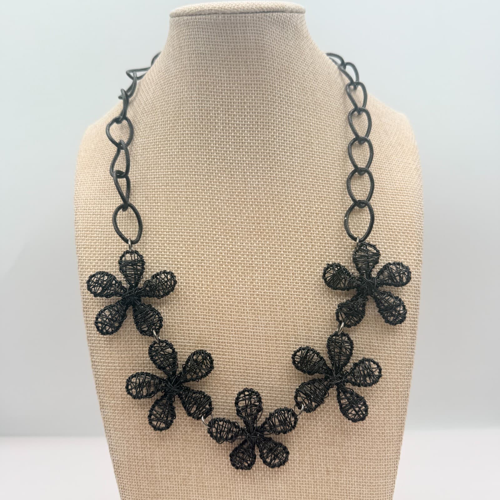 Vintage Y2K Black Woven Floral Statement Necklace Women's Classic Jewelry - Image 1