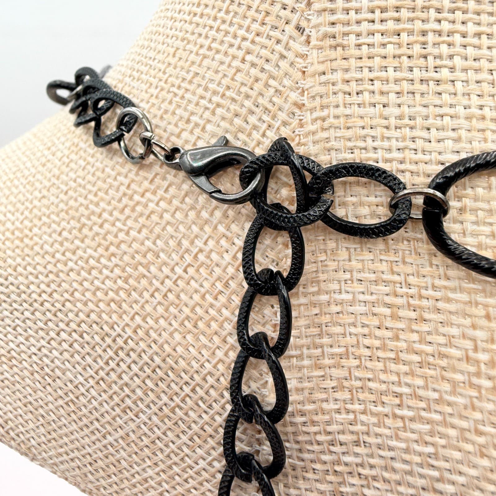 Vintage Y2K Black Woven Floral Statement Necklace Women's Classic Jewelry - Thumbnail 6