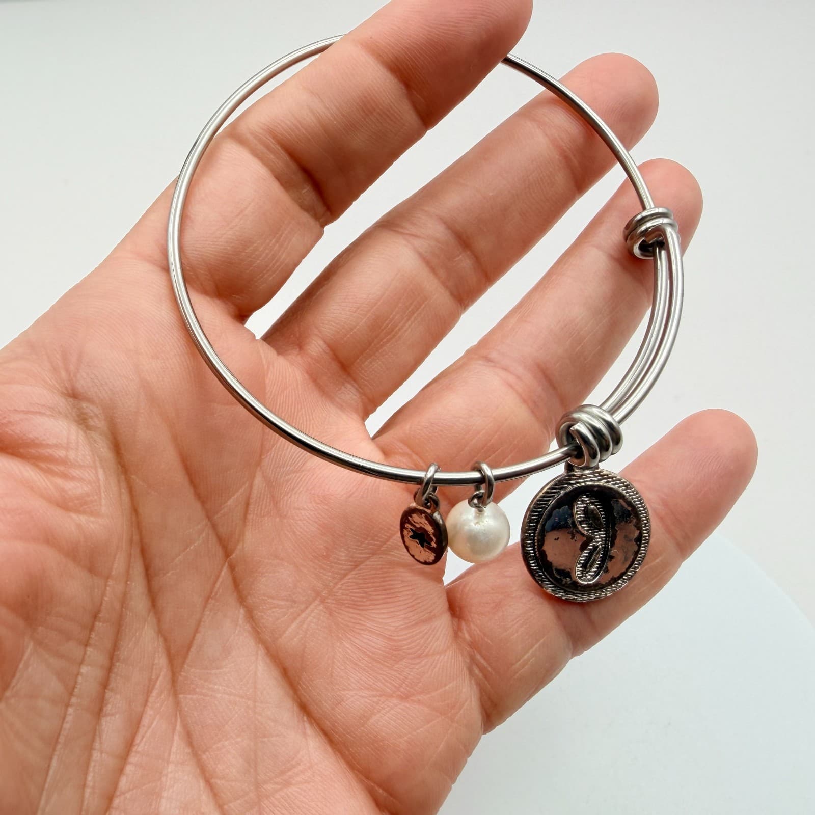 Vintage 90s Silver Tone Bangle Bracelet Pearl Star Textured Coin Charms Jewelry - Thumbnail 2