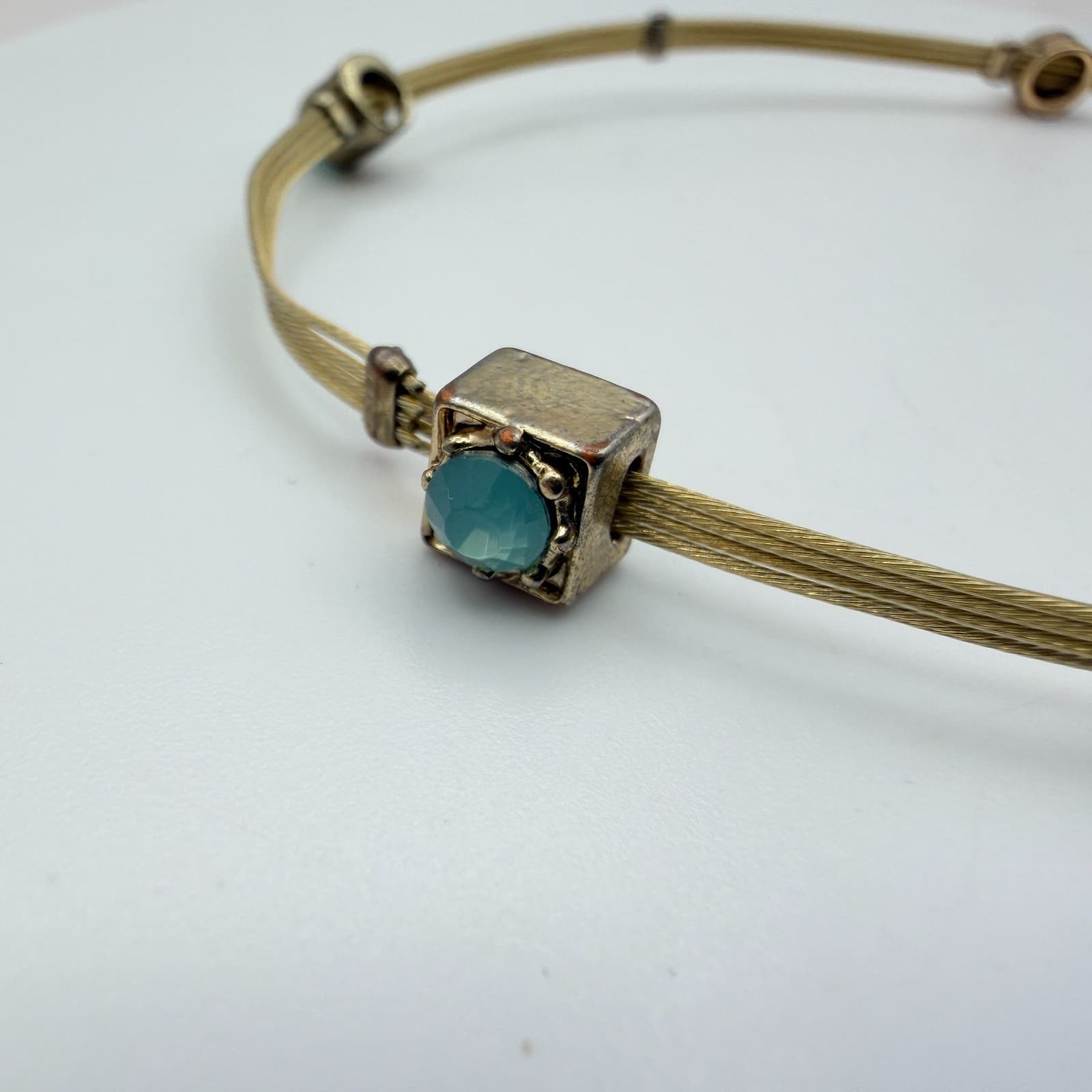 Vintage 90s Minimalist Gold Tone Bracelet Turquoise Bezel Set Stones Jewelry - Thumbnail 4