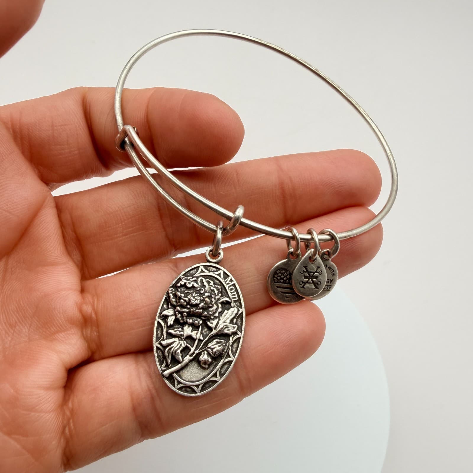 Vintage Y2K Mom Floral Silver-Tone Energy Technology Charms Bracelet Jewelry - Thumbnail 7