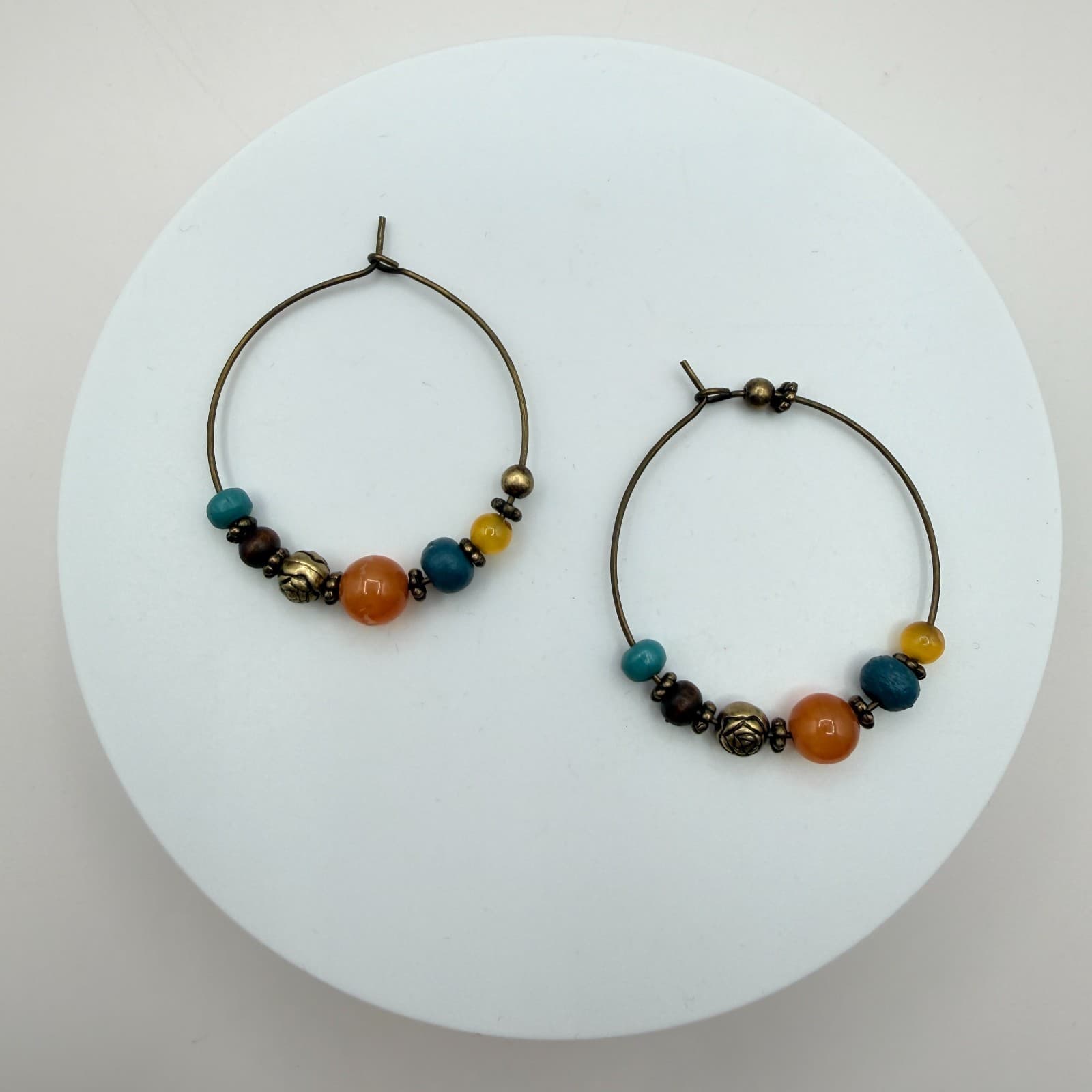 Vintage 90s Bronze Tone Hoop Earrings Beaded Boho Retro Fashion Women's Jewelry - Thumbnail 3