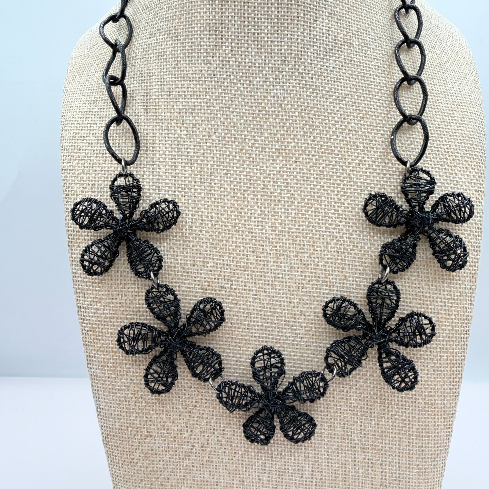 Vintage Y2K Black Woven Floral Statement Necklace Women's Classic Jewelry - Thumbnail 2