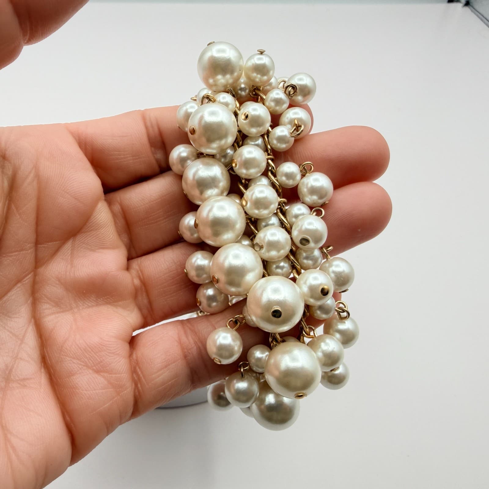 Vintage Y2K Gold Tone Chain Link Statement Faux Pearl Cluster Bracelet Jewelry - Thumbnail 2