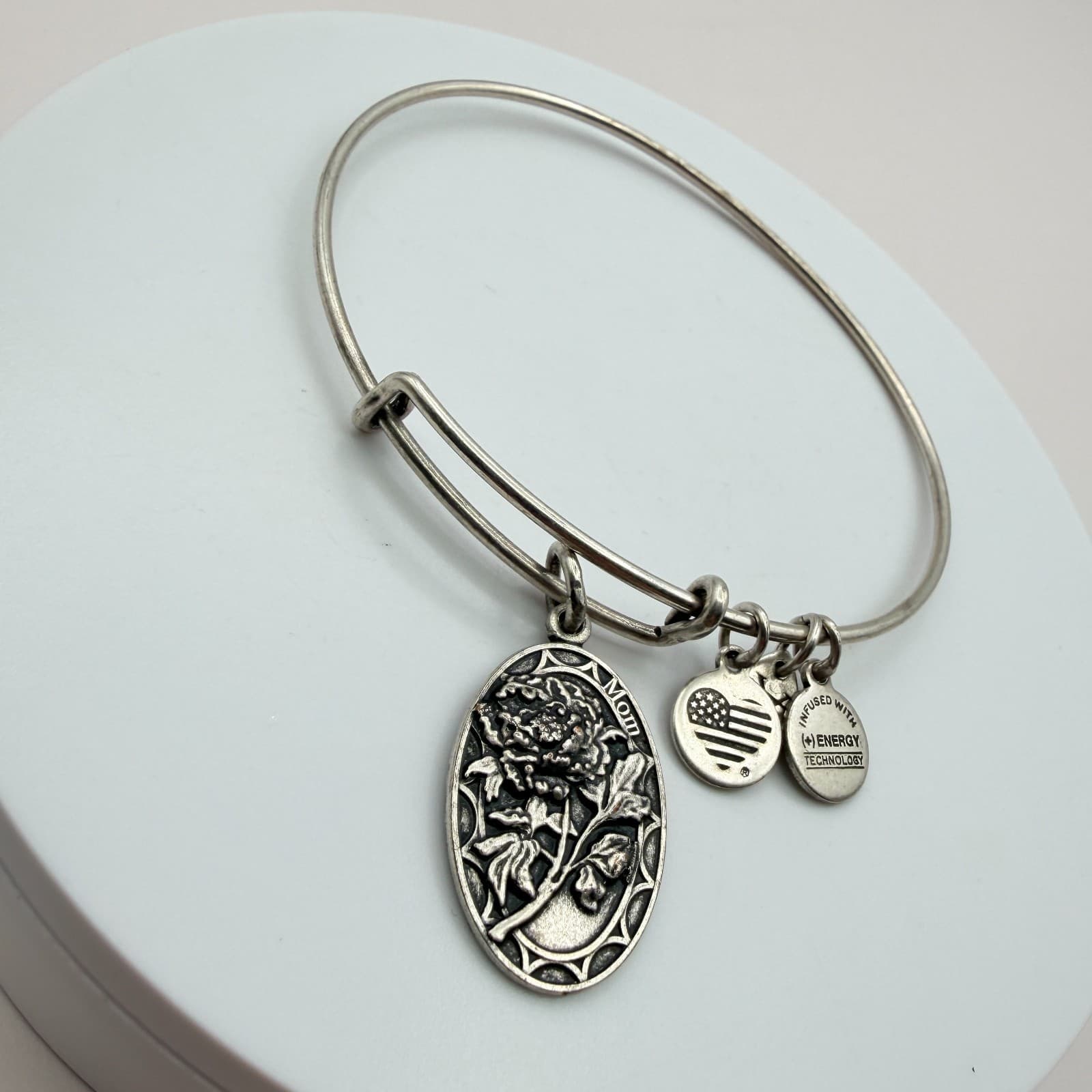 Vintage Y2K Mom Floral Silver-Tone Energy Technology Charms Bracelet Jewelry - Thumbnail 4