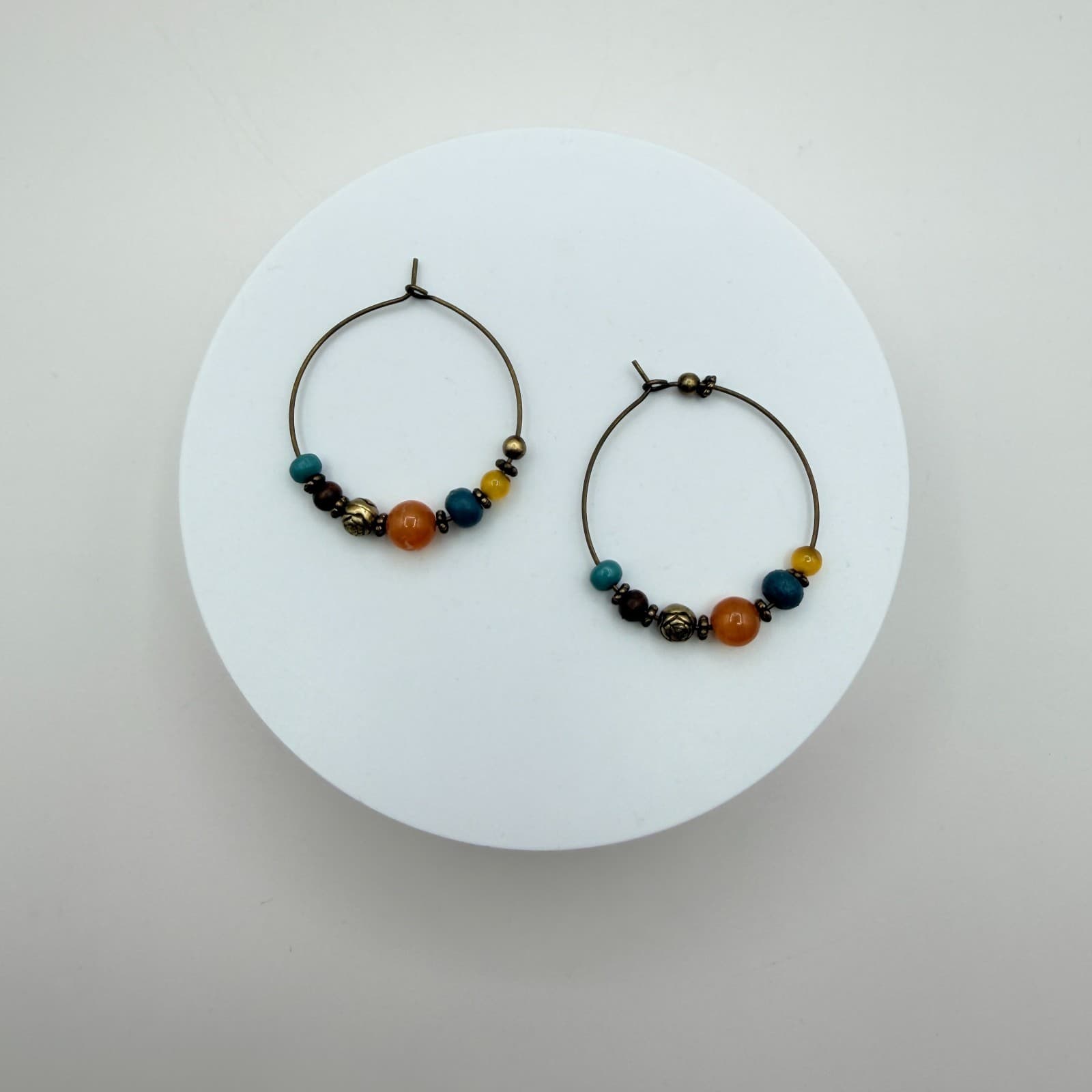 Vintage 90s Bronze Tone Hoop Earrings Beaded Boho Retro Fashion Women's Jewelry - Thumbnail 2