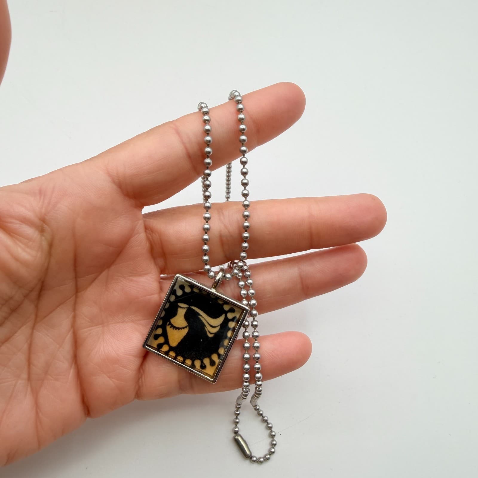 Vintage Y2K Silver Tone Ball Chain Hand-Painted Vase Pendant Necklace Jewelry - Thumbnail 9