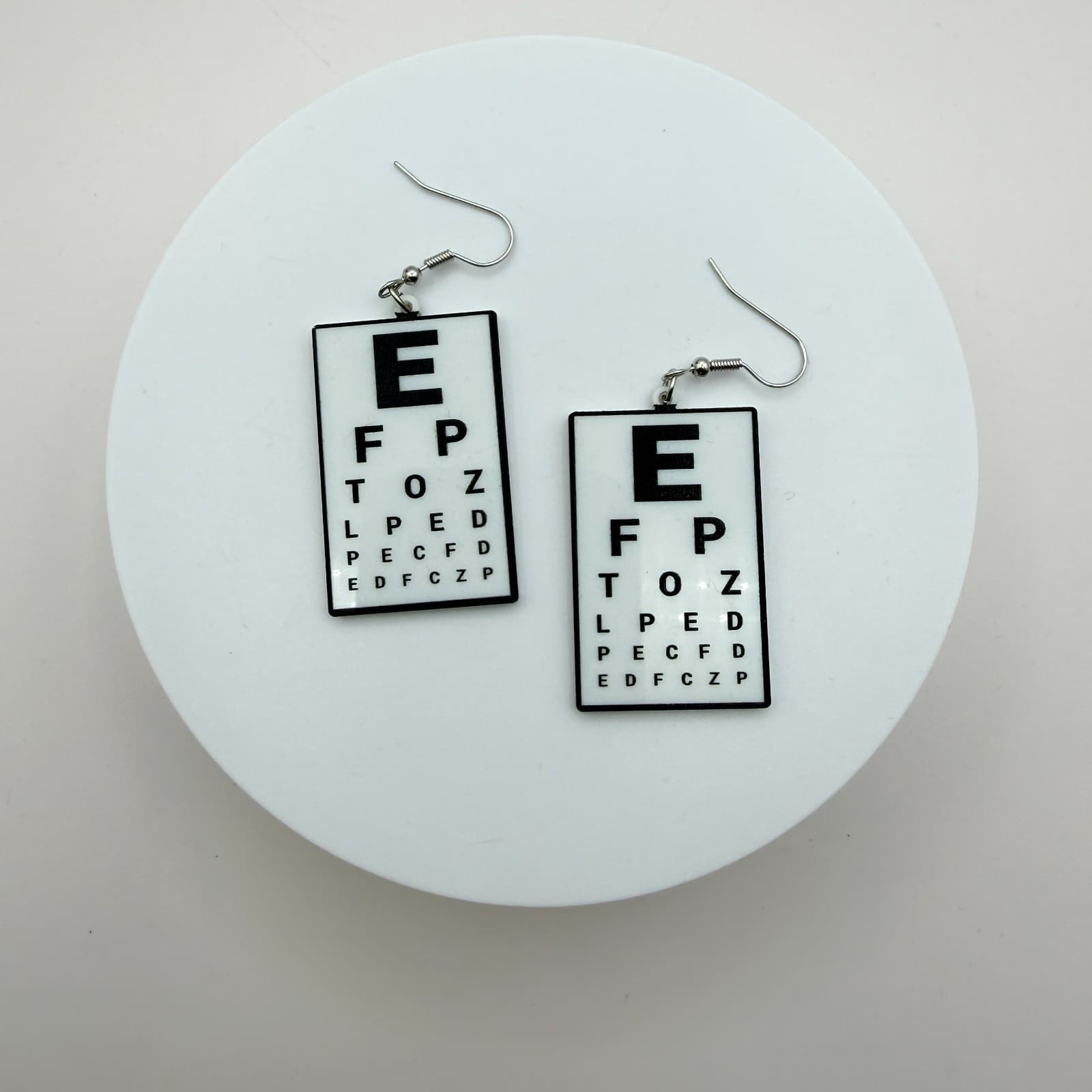 Vintage Y2K Silver Tone Optometrist Eye Chart Dangle Earrings Women's Jewelry - Thumbnail 2