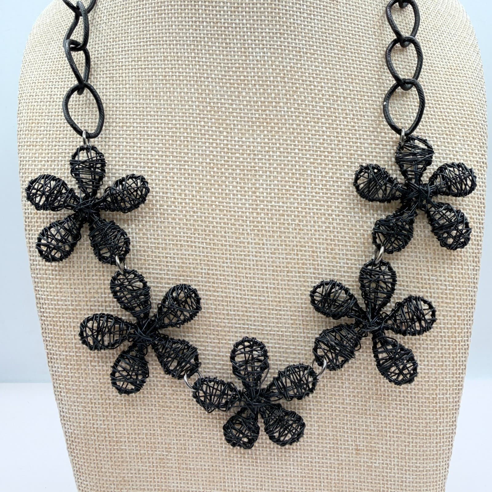 Vintage Y2K Black Woven Floral Statement Necklace Women's Classic Jewelry - Thumbnail 3