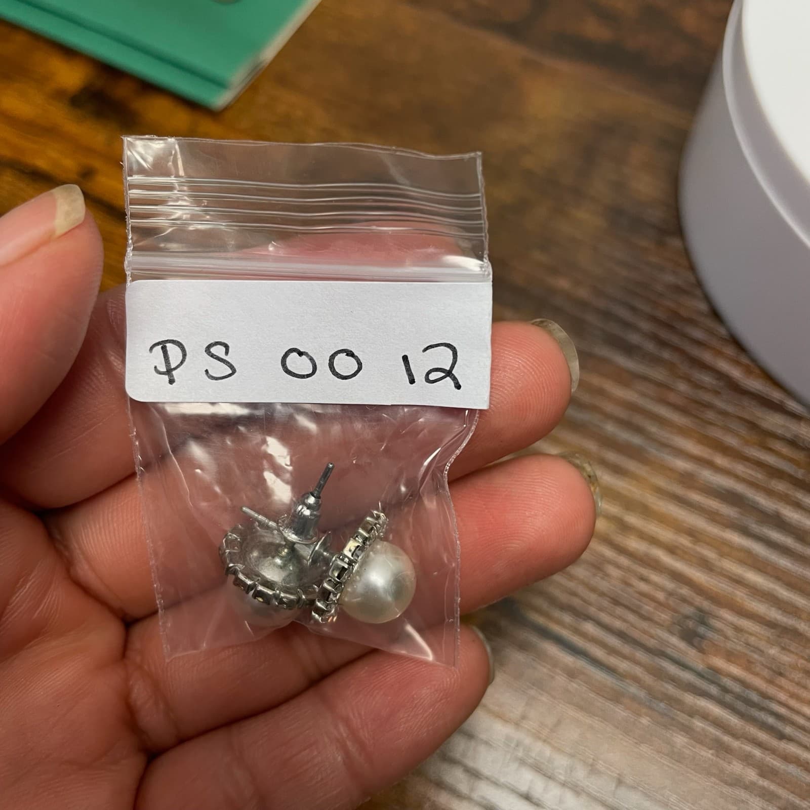 Vintage Classic Faux Pearl Clear Rhinestone Halo Silver Tone Post Back Stud - Thumbnail 8