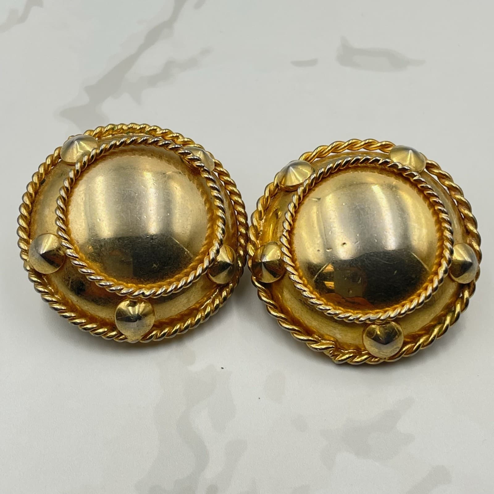 Vintage VTG Women's Gold Tone Rope Button Earrings Large 37mm Dome Clip On - Image 1