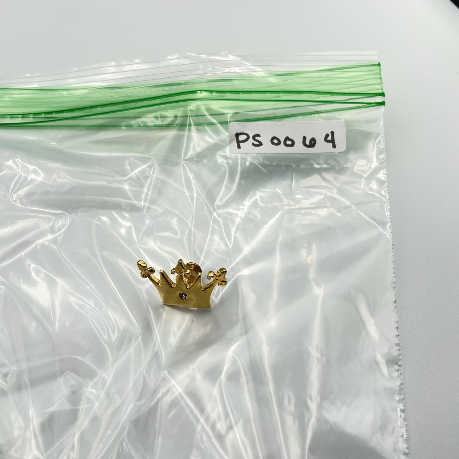 Vintage Modern Gold Tone Crown Lapel Pin Brooch Single Purple Stone Fleur-de-lis - Thumbnail 8