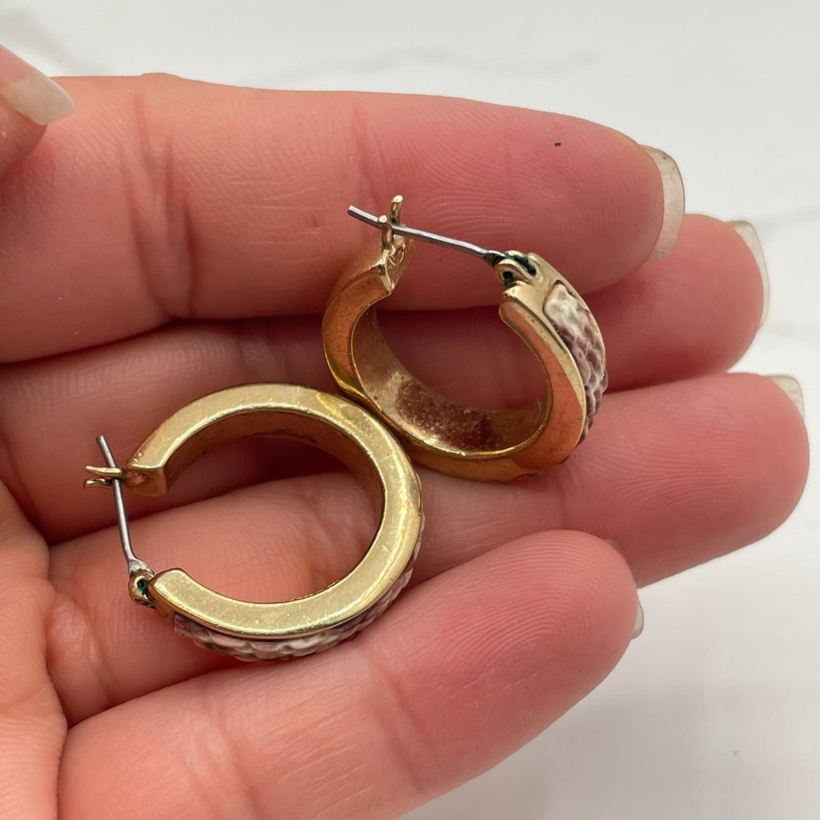 Vintage Gold-Tone Hoop Earrings with Woven-Style Enamel Detail Snap Closure - Thumbnail 11
