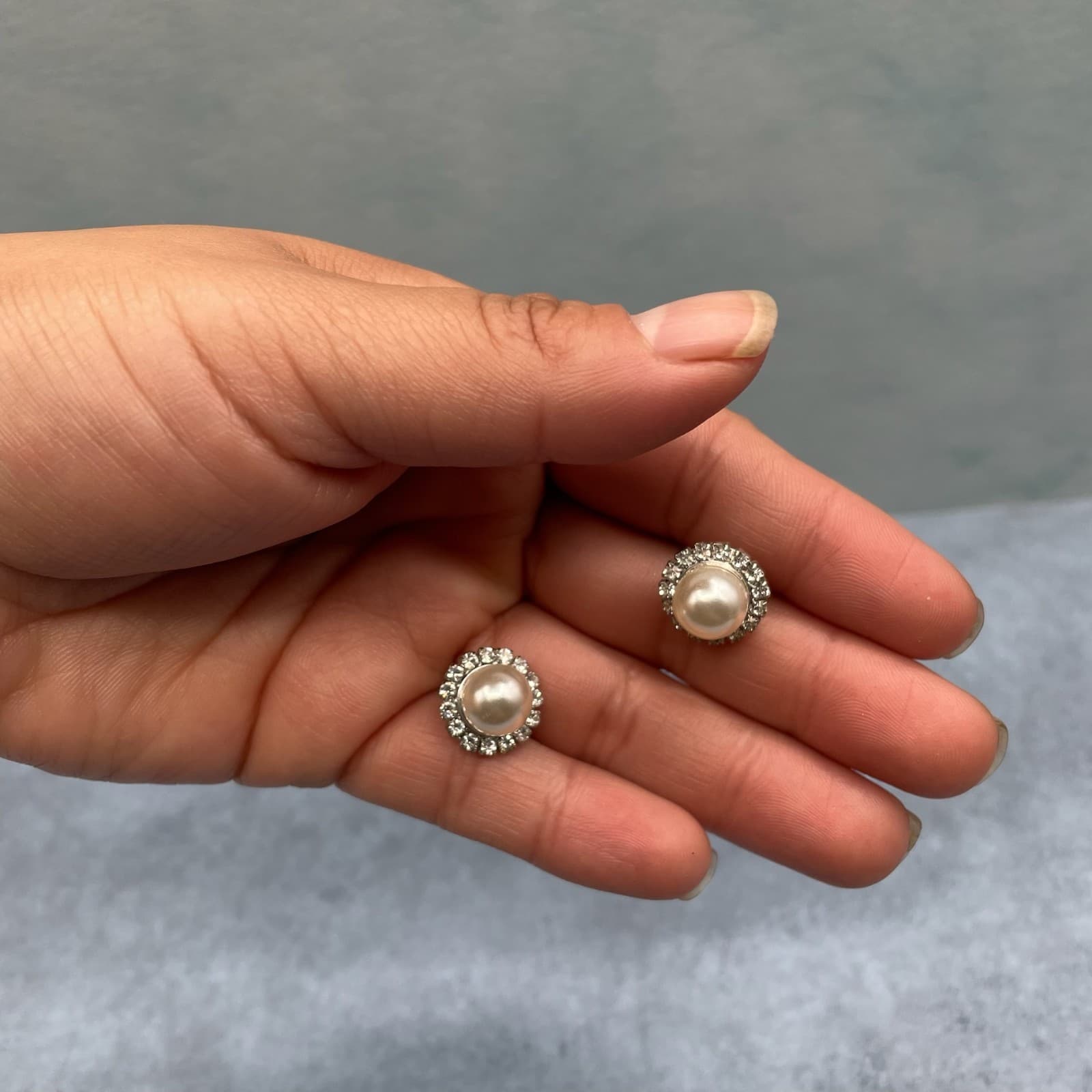 Vintage Classic Faux Pearl Clear Rhinestone Halo Silver Tone Post Back Stud - Thumbnail 6