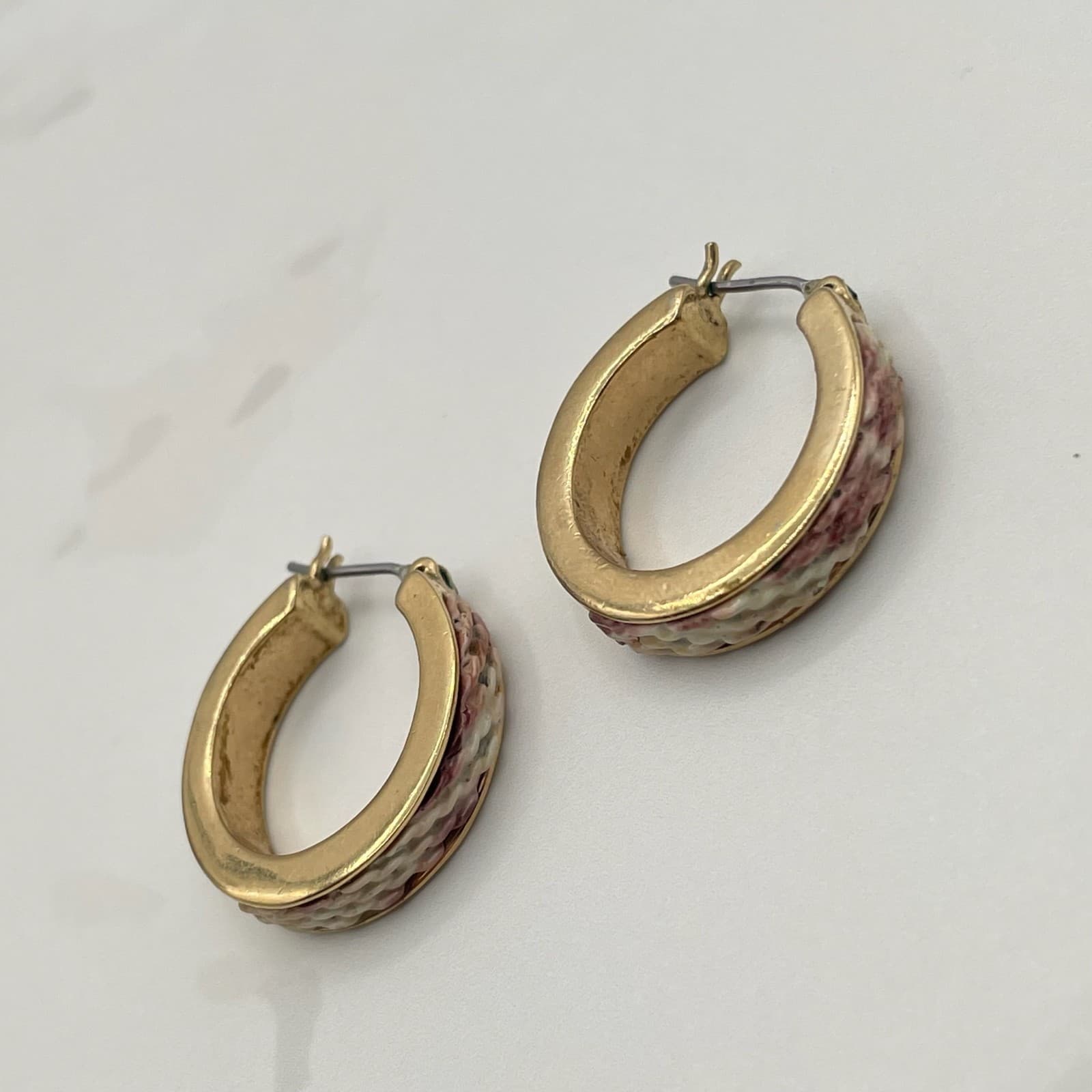 Vintage Gold-Tone Hoop Earrings with Woven-Style Enamel Detail Snap Closure - Thumbnail 5