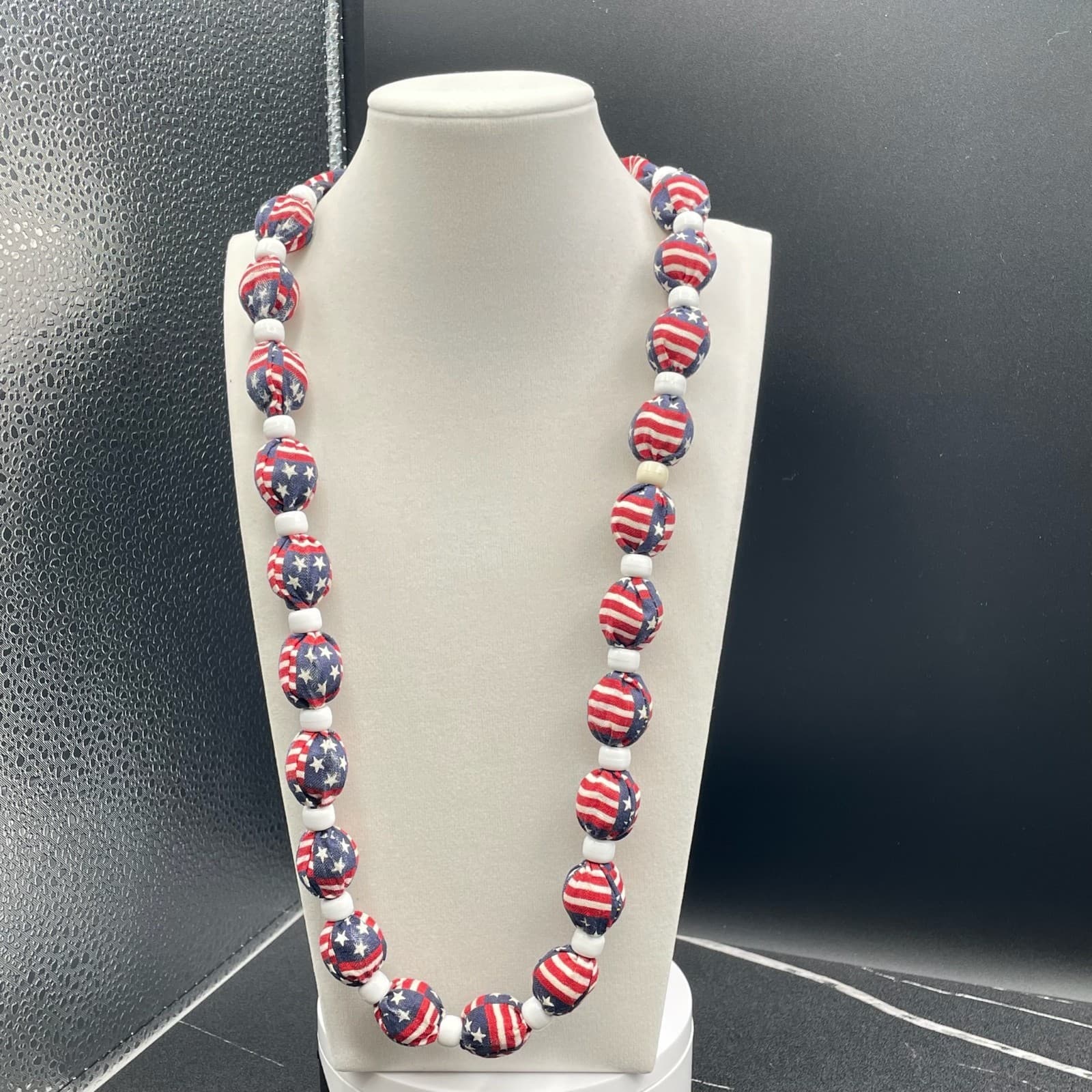 Vintage American Multicolor Beaded Lightweight Novelty USA Flag Patriotic - Thumbnail 3