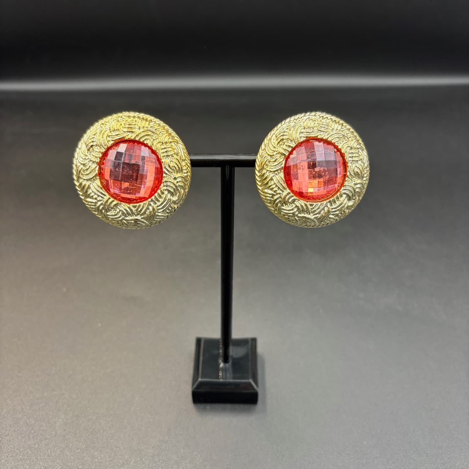 Vintage Red Cabochon Stone Mechanism Gold-Tone Clip-On Earrings for Women Chunky - Image 1