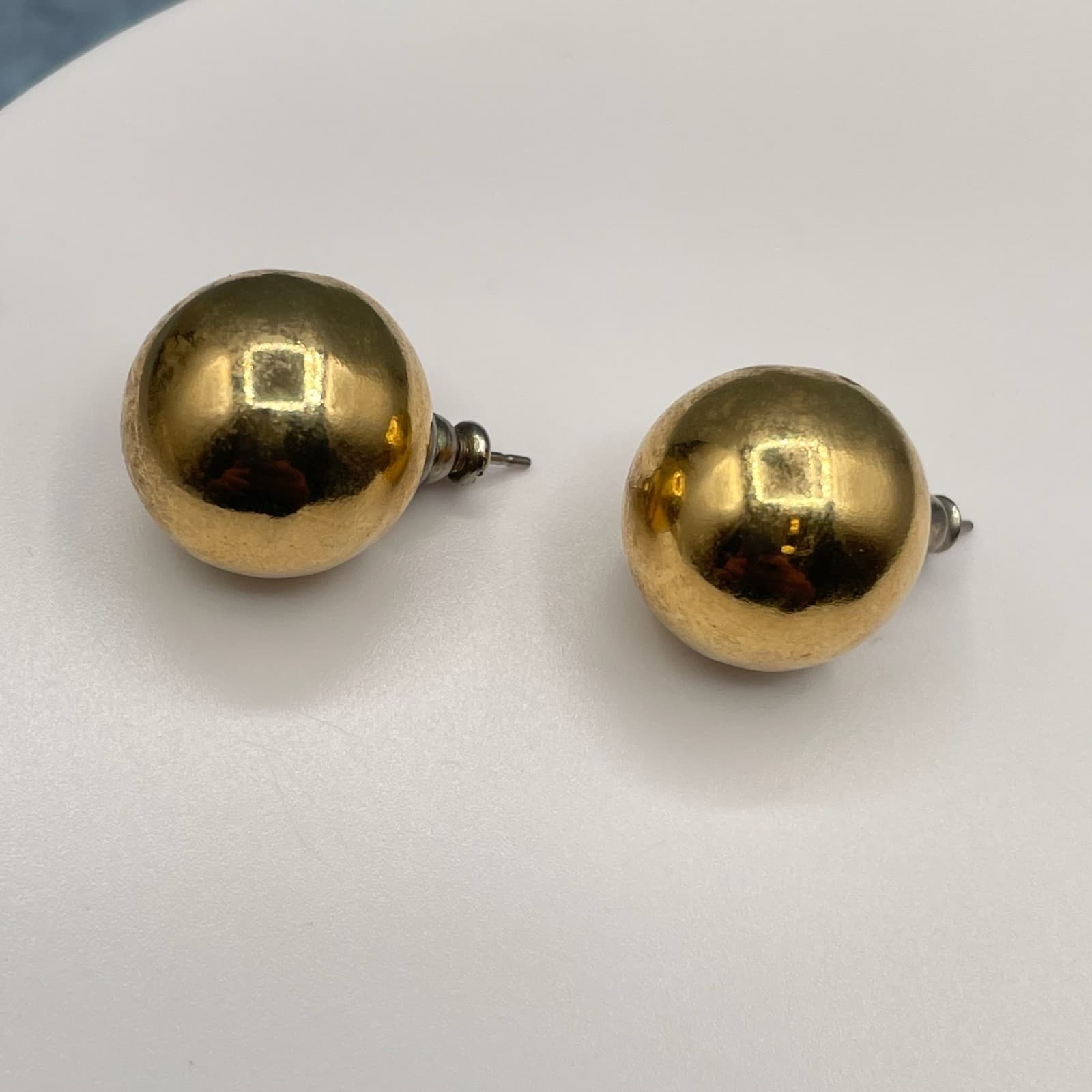 Vintage Large Gold Tone Ball Stud Earrings Shiny Sphere Post Back Style - Thumbnail 7