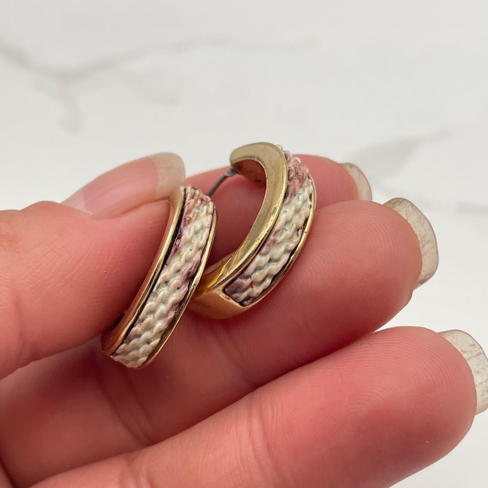 Vintage Gold-Tone Hoop Earrings with Woven-Style Enamel Detail Snap Closure - Thumbnail 8