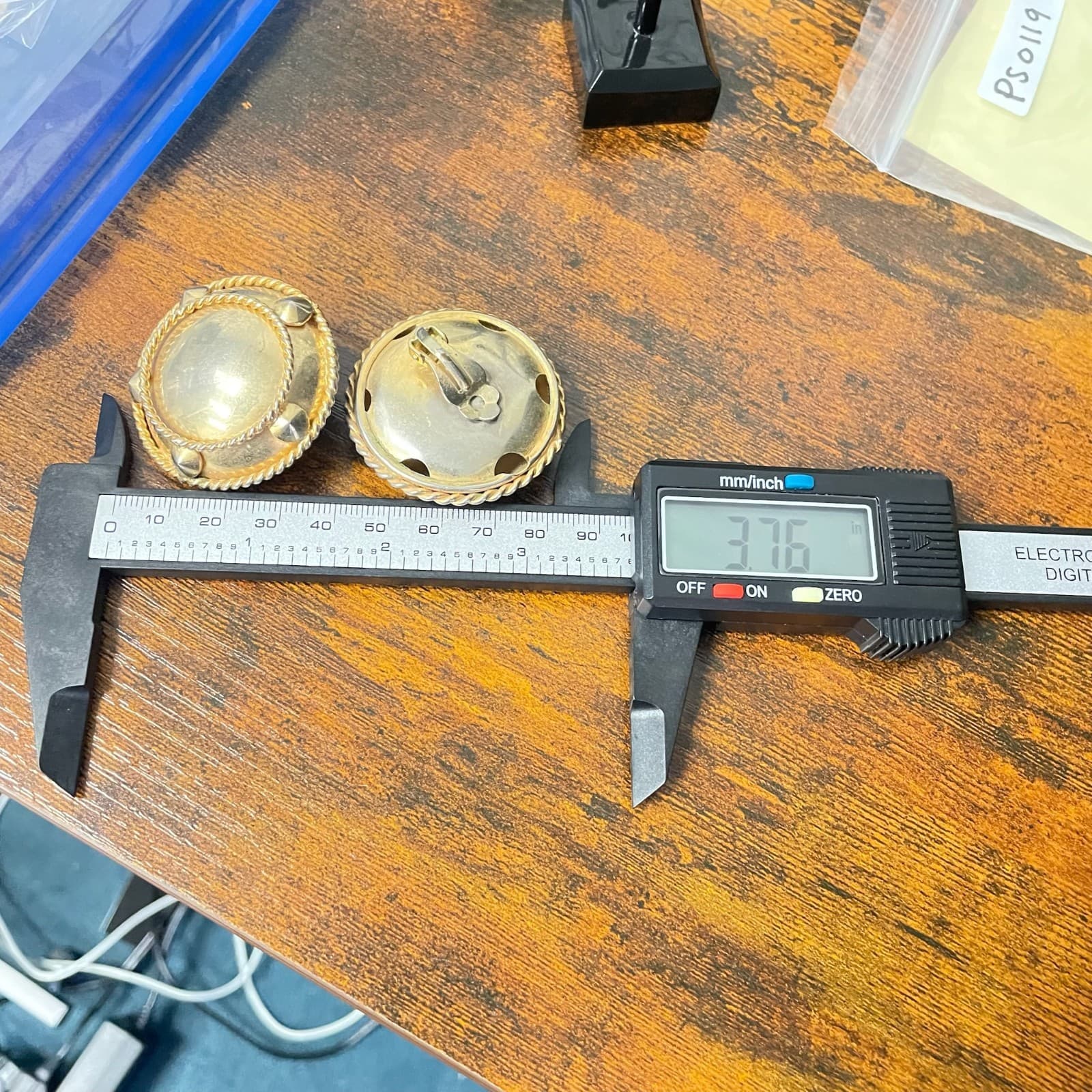 Vintage VTG Women's Gold Tone Rope Button Earrings Large 37mm Dome Clip On - Thumbnail 2